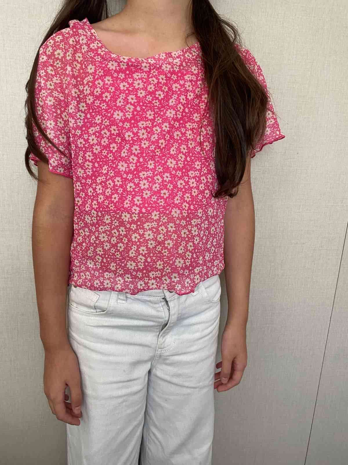 Blusa rosa con flores