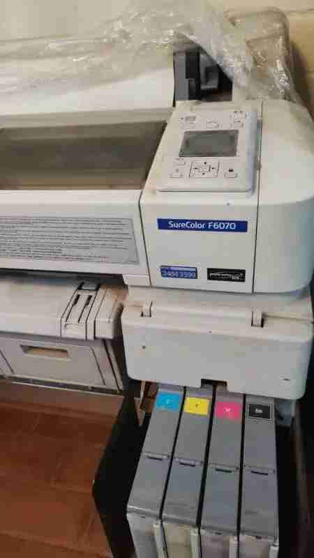 Impresora Epson de gran formato - 2