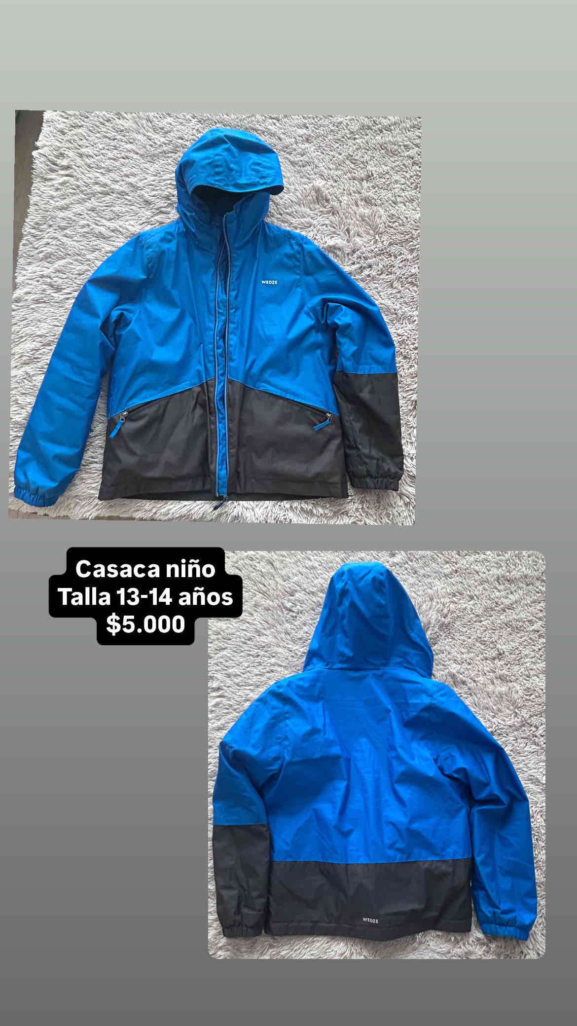 Casaca impermeable azul para niño