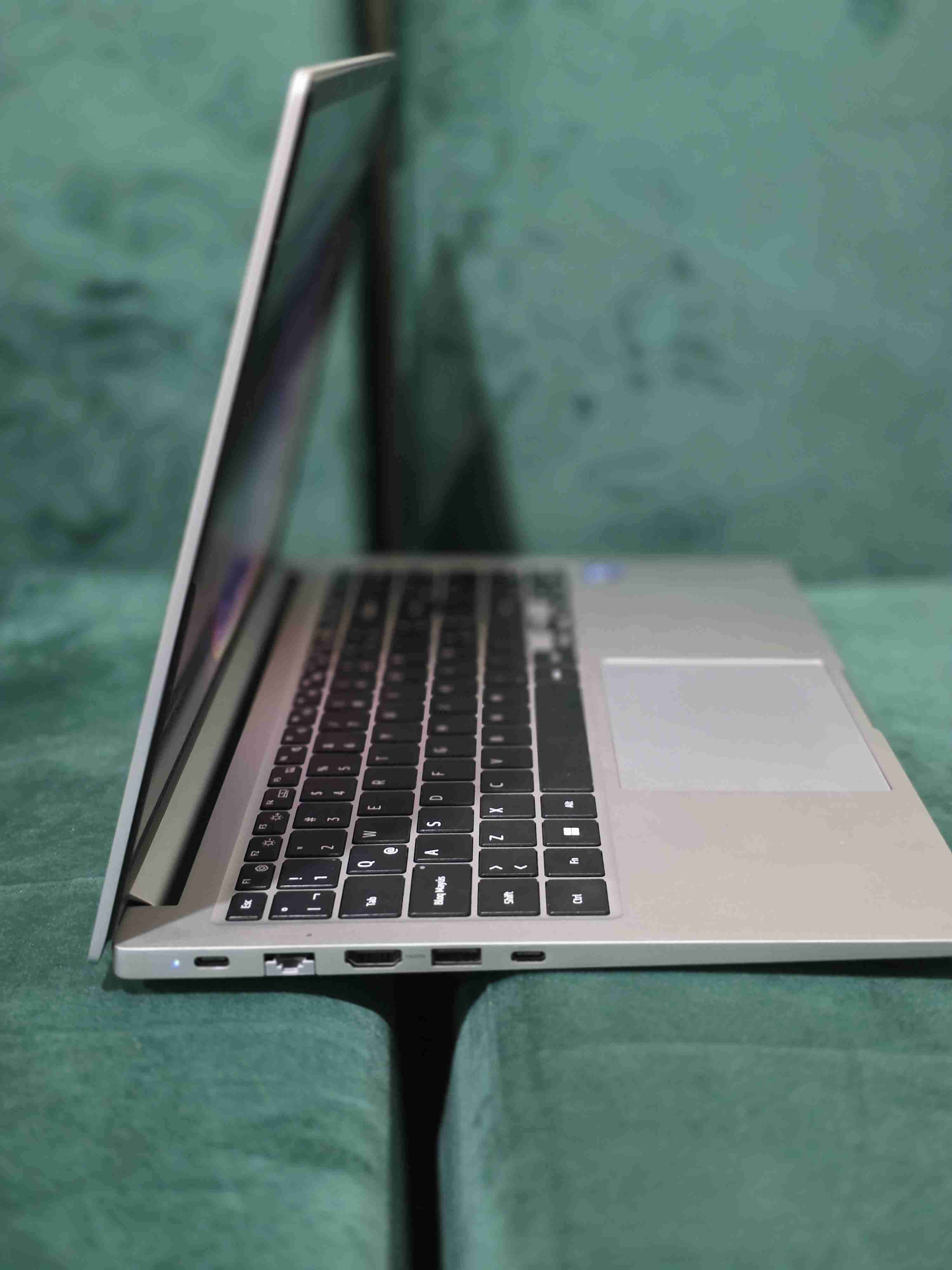 Samsung Galaxy Book 4 Intel Core i5 8GB/512GB - miniatura 2