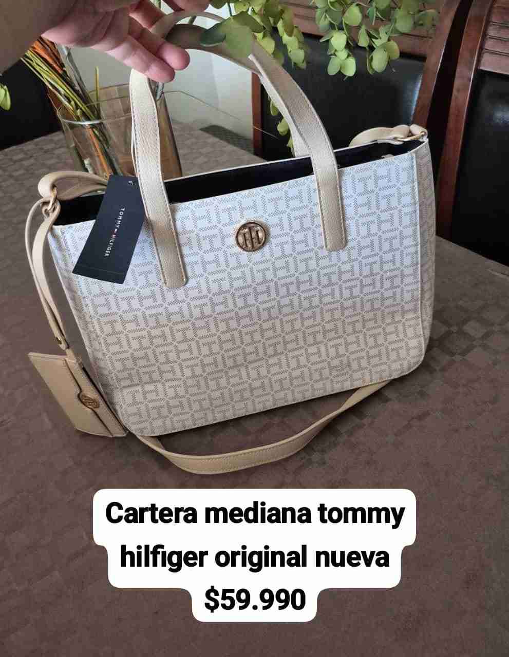 Cartera Tommy Hilfiger mediana