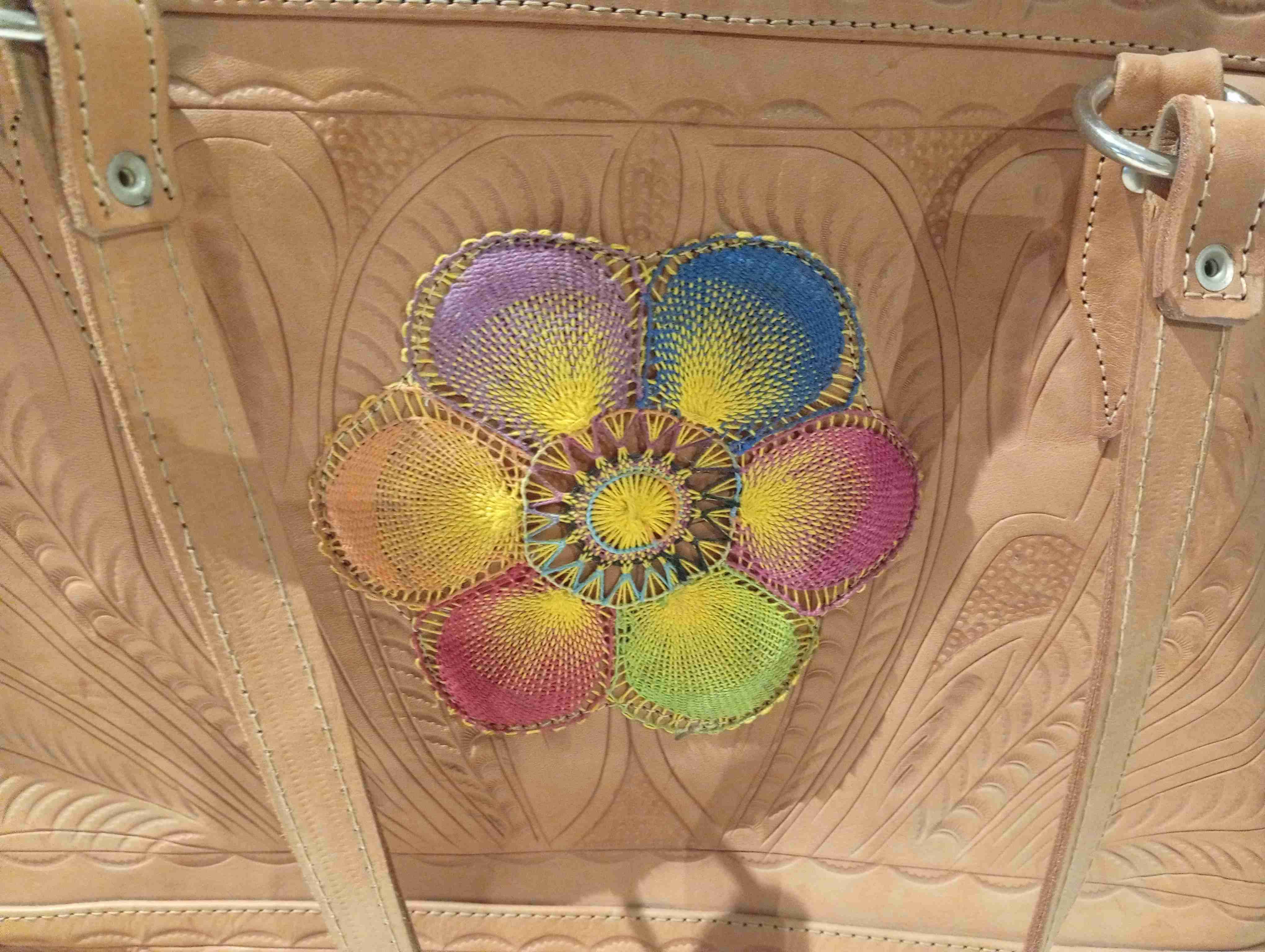 Bolso de cuero artesanal - miniatura 2