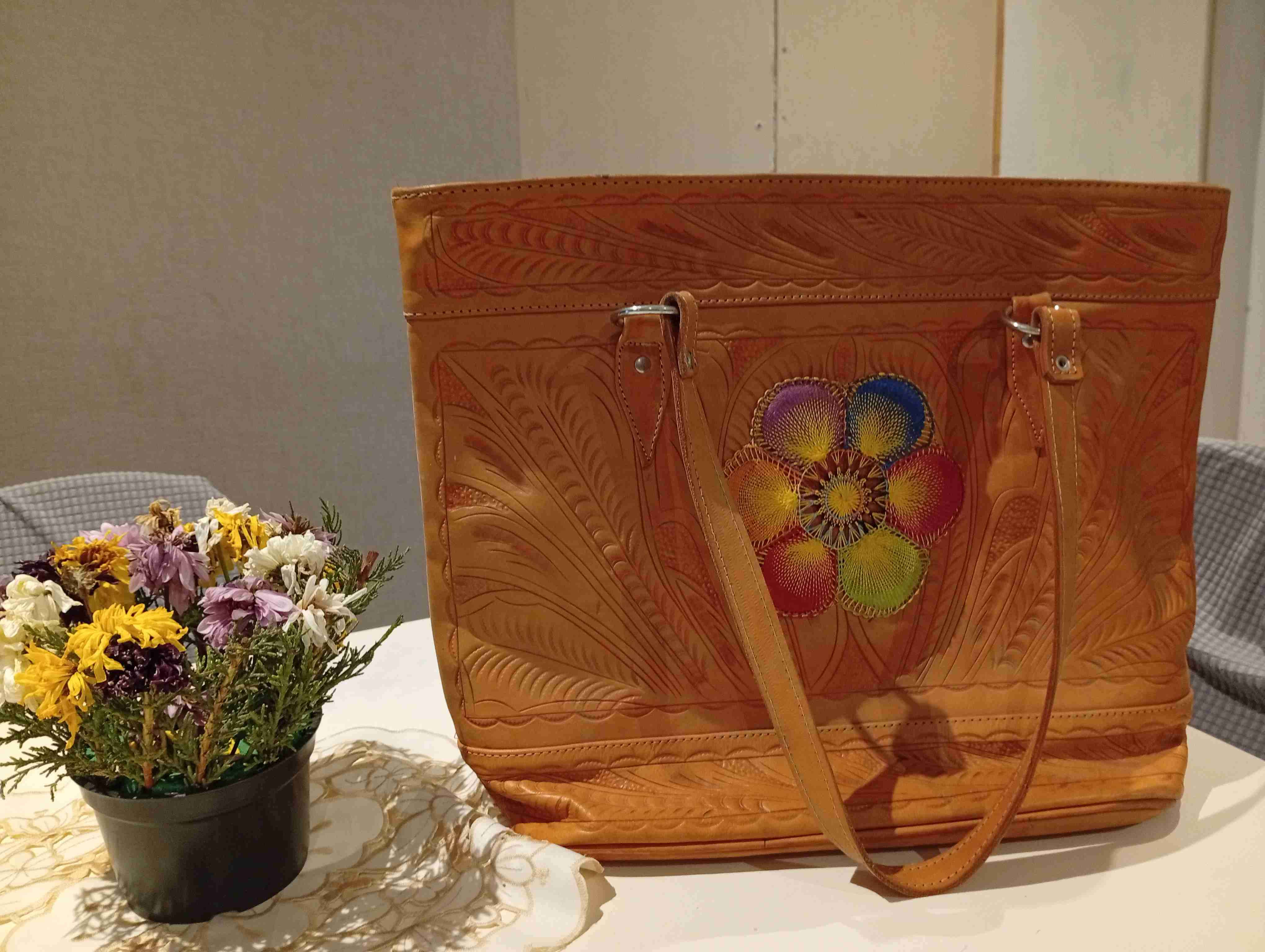 Bolso de cuero artesanal - miniatura 3