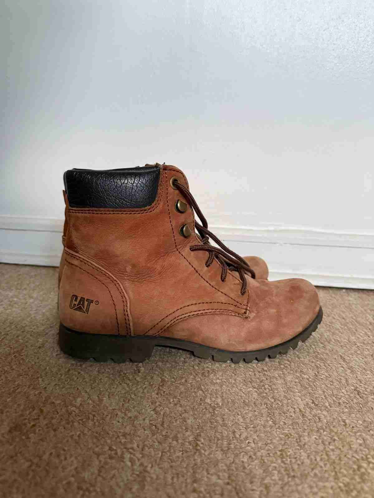 Botas CAT de cuero marrón - miniatura 1