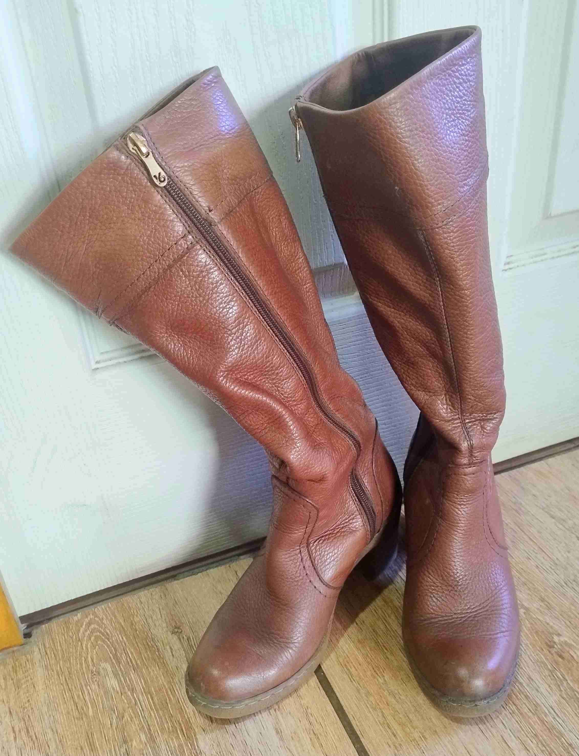 Botas de cuero marrón - miniatura 2