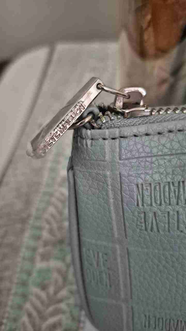 Estuche Steve Madden gris - 2