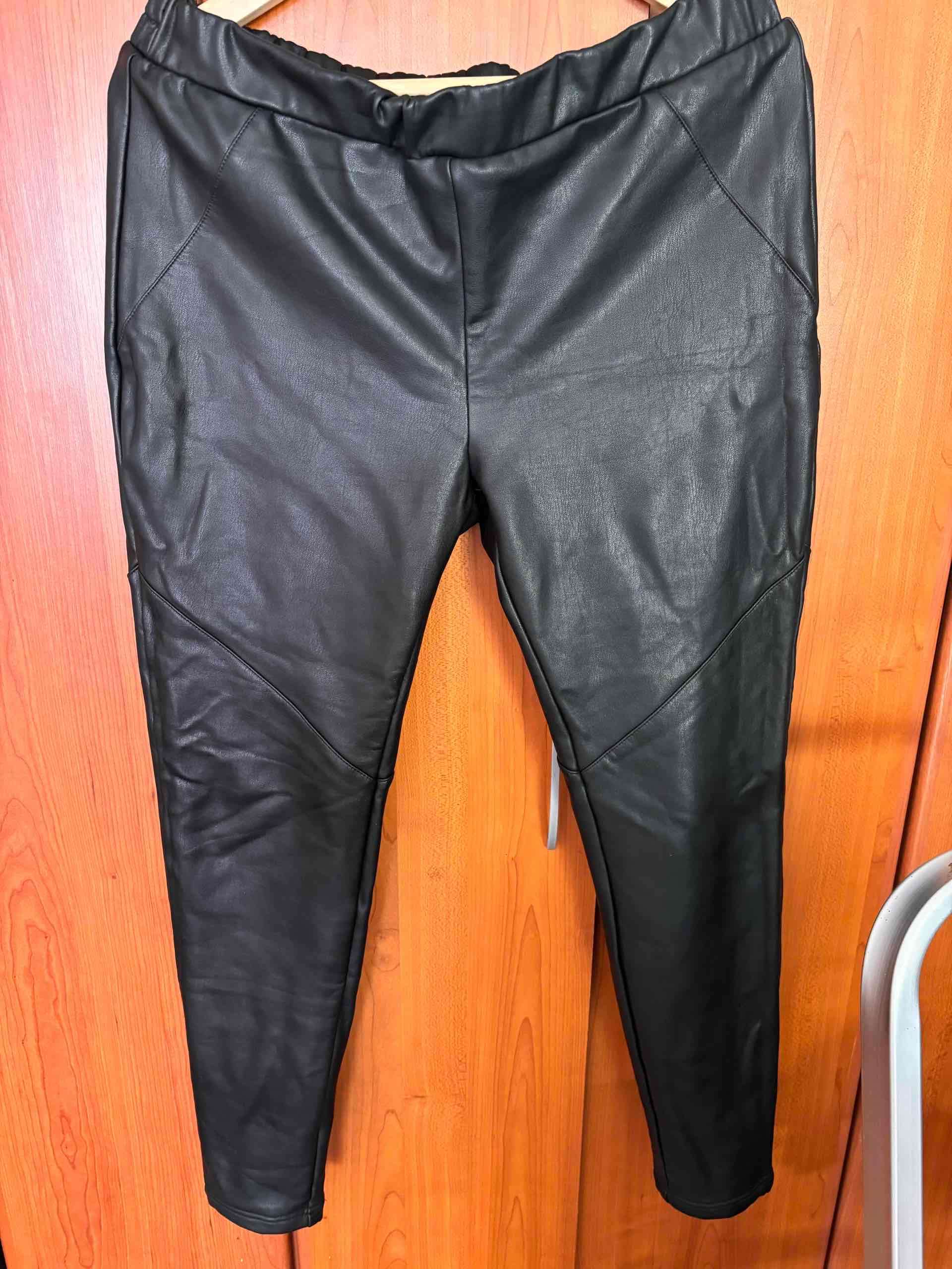 Pantalones negros de cuero sintético - miniatura 1