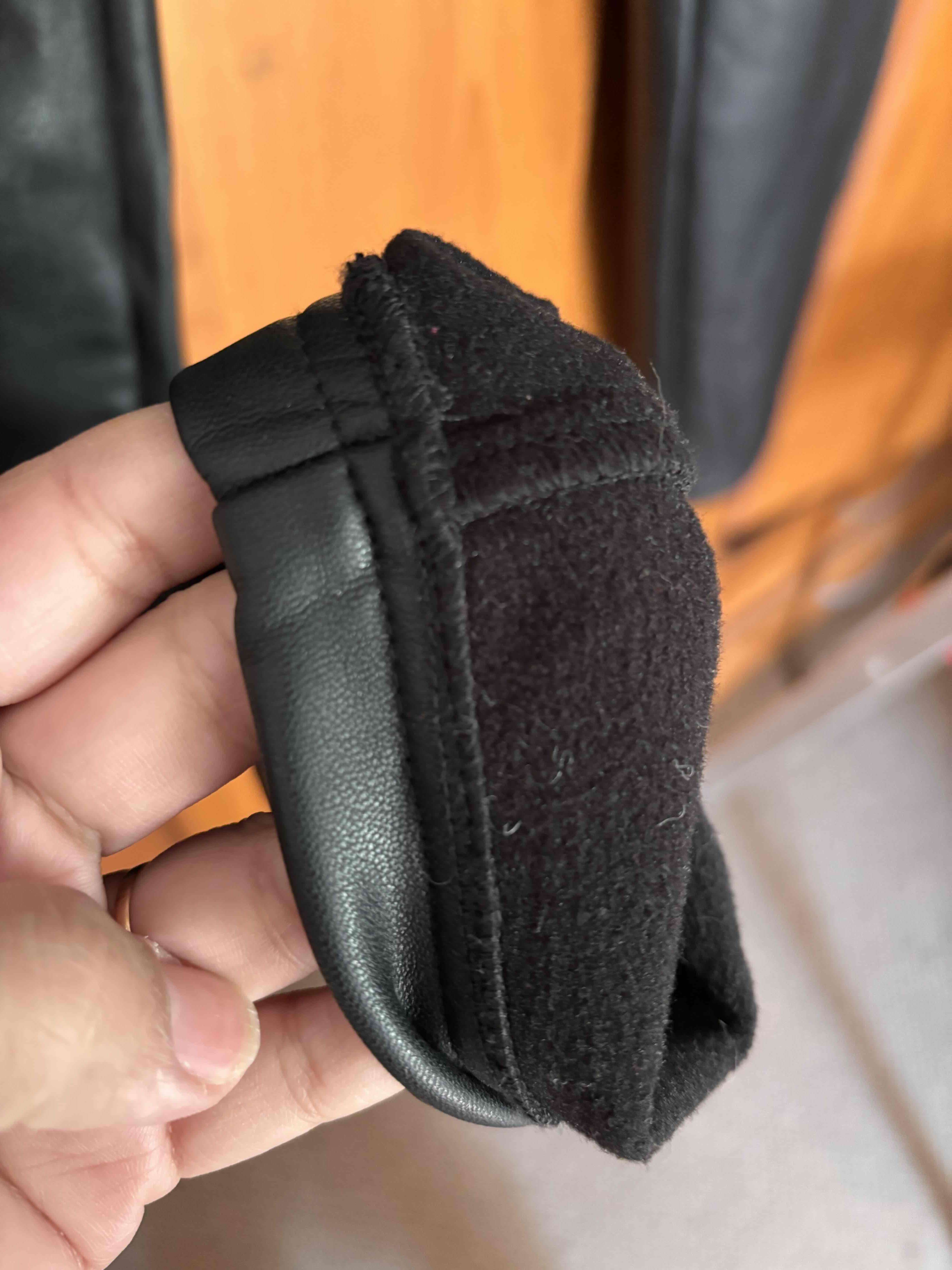 Pantalones negros de cuero sintético - miniatura 4