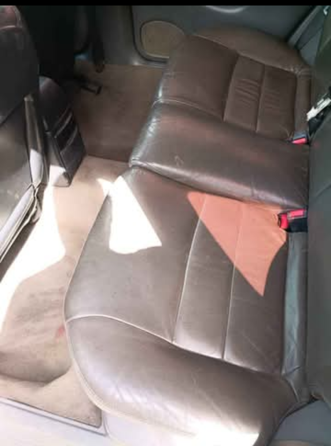 Auto familiar blanco usado - miniatura 4