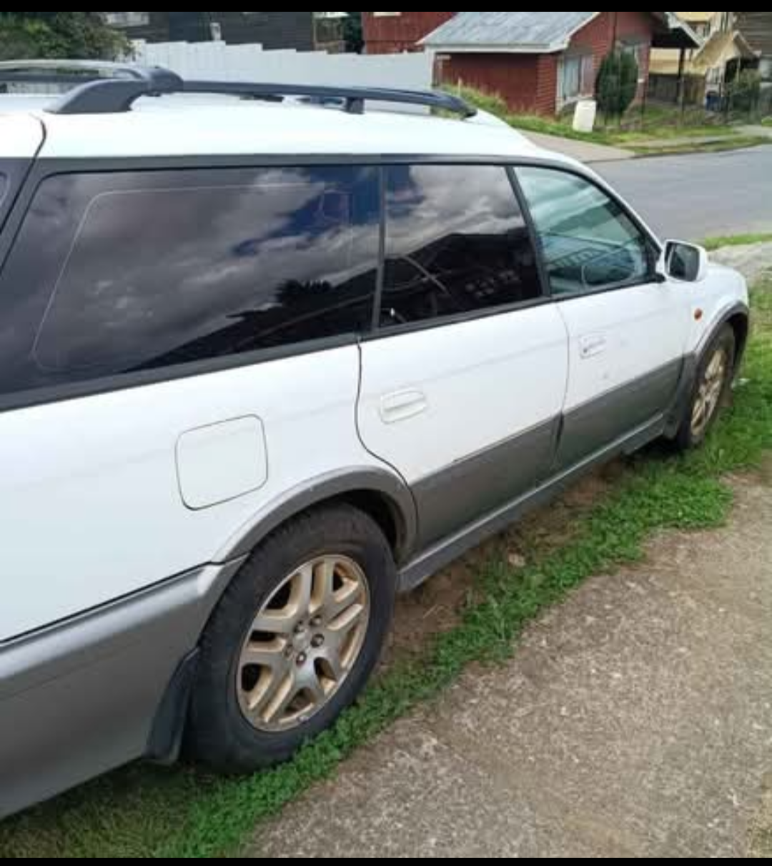 Auto familiar blanco usado - miniatura 6