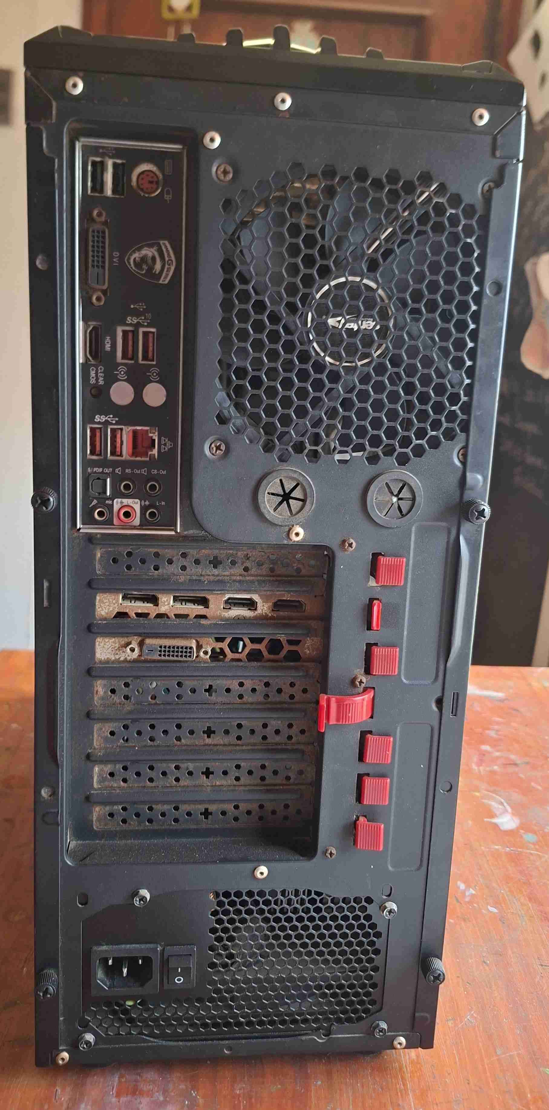 Computador torre gamer + pantalla LG - 2