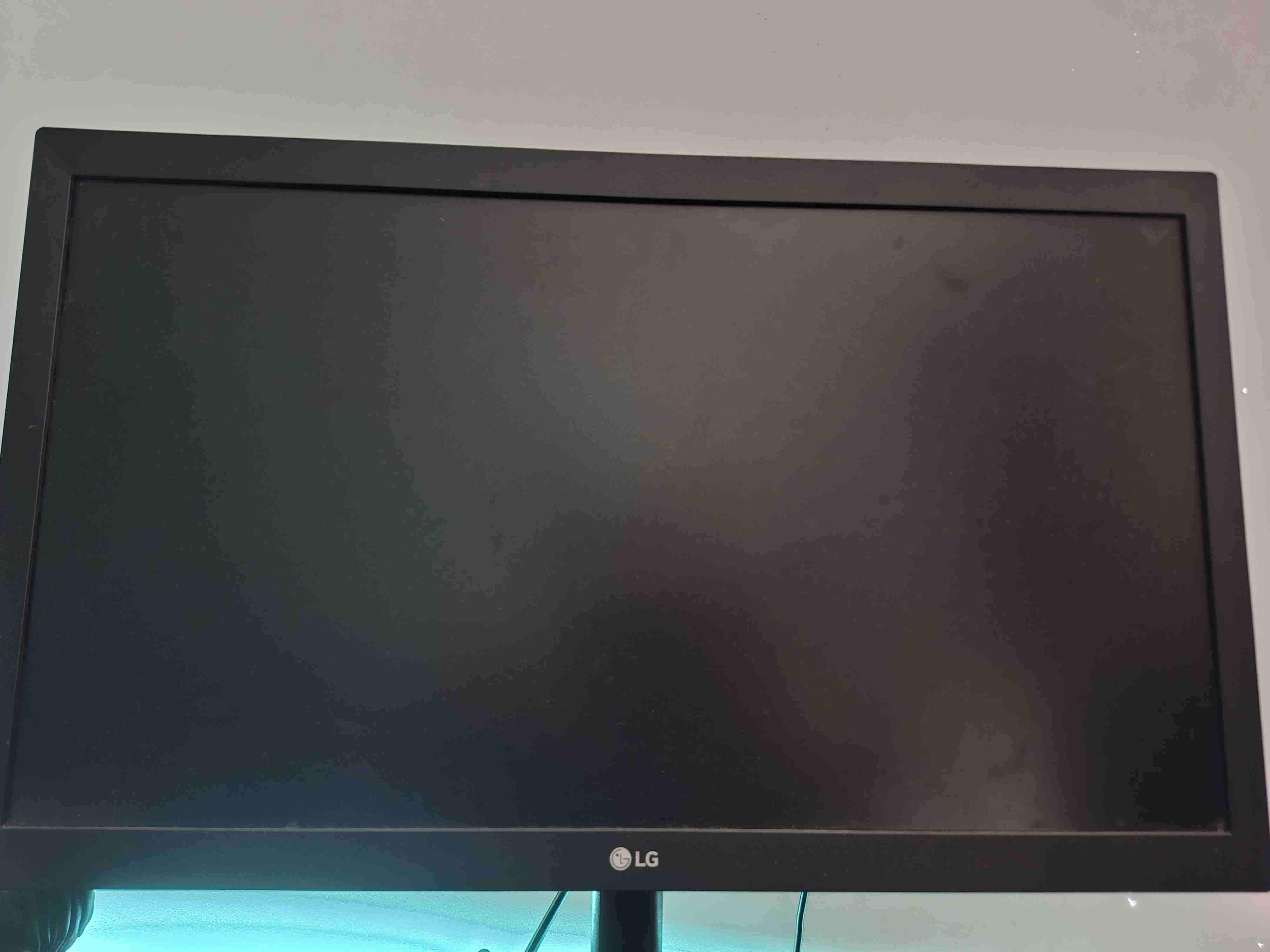 Computador torre gamer + pantalla LG - 6