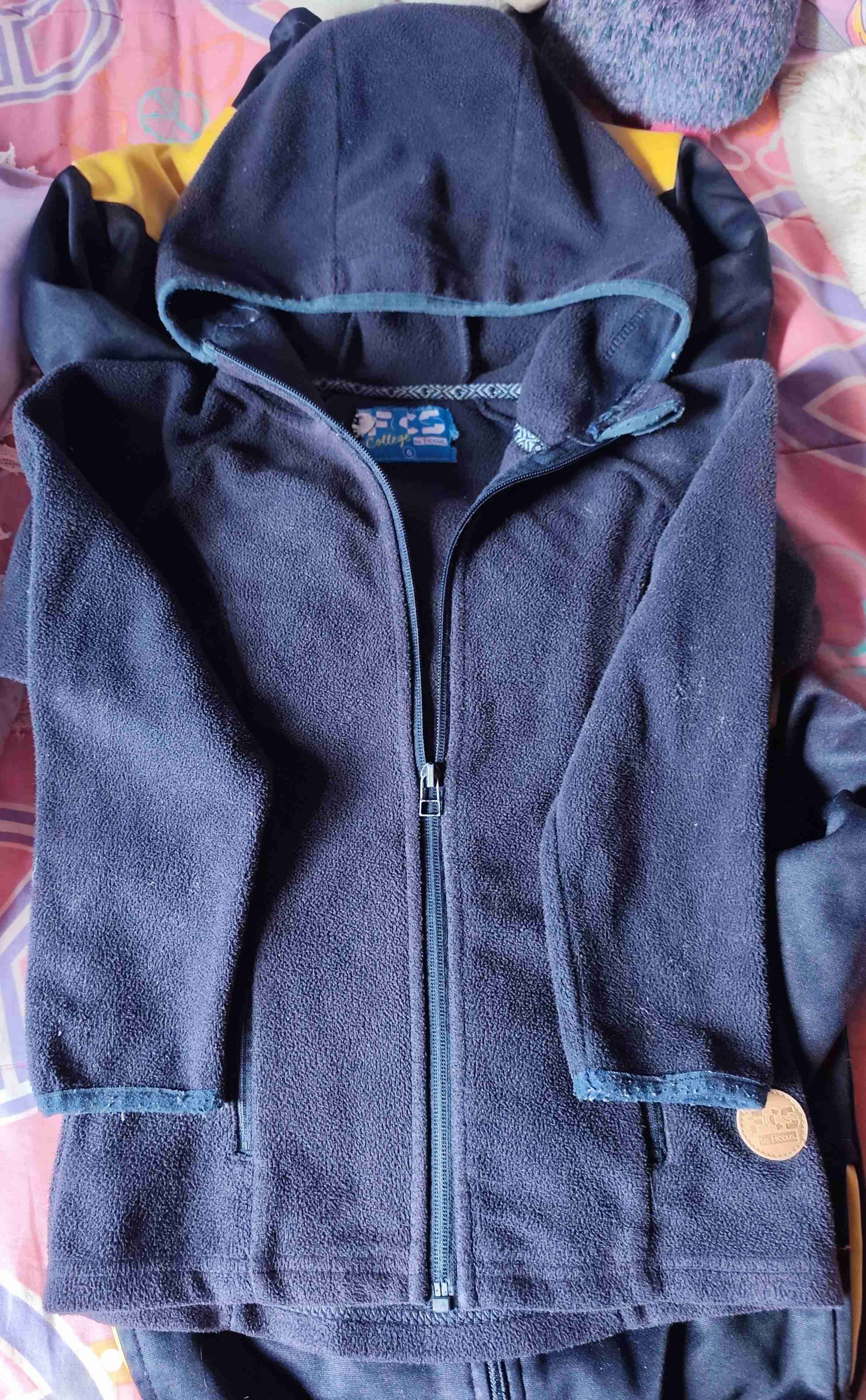 Polerón azul con capucha - miniatura 2