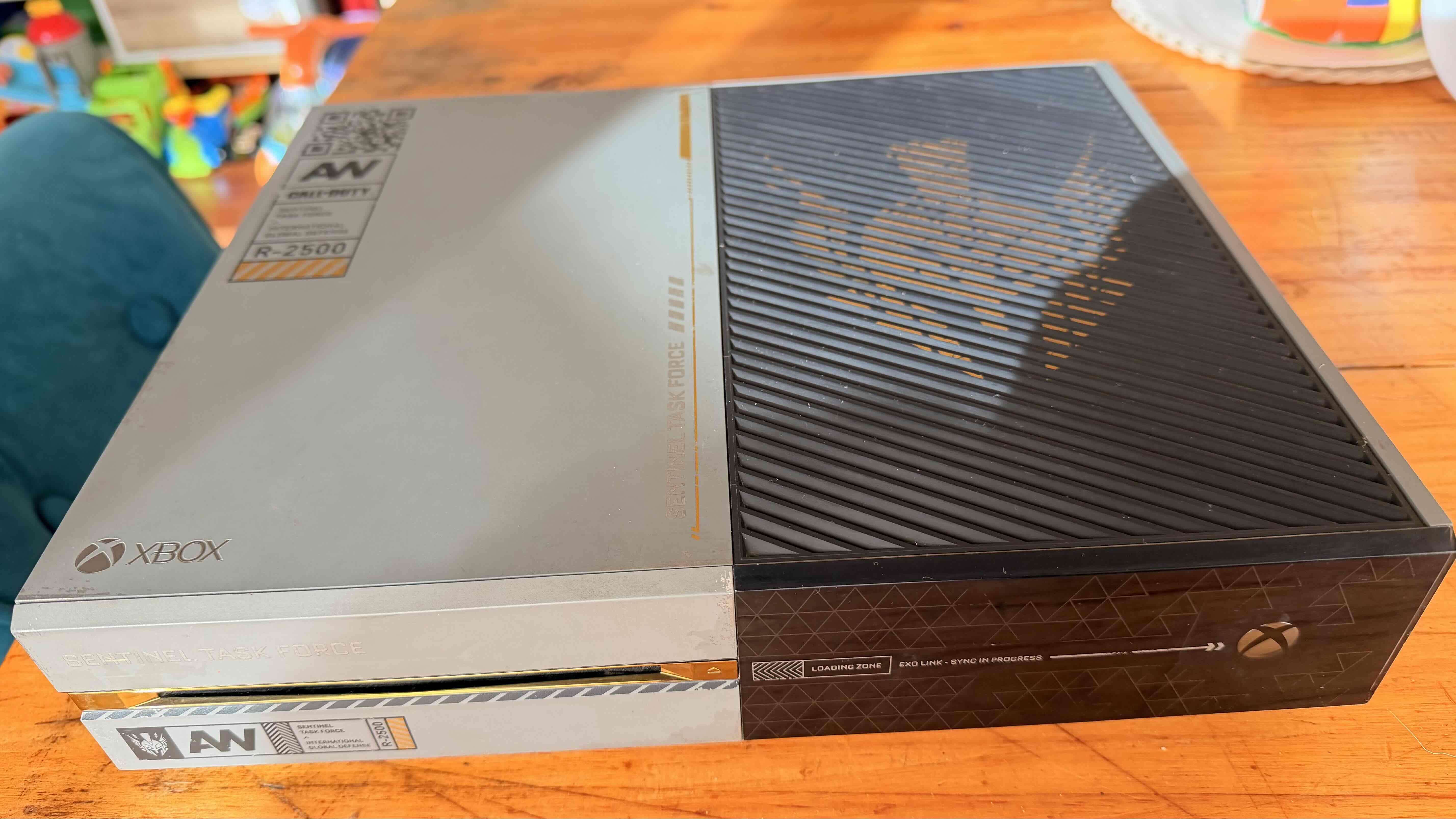 Consola Xbox One con controles - miniatura 3