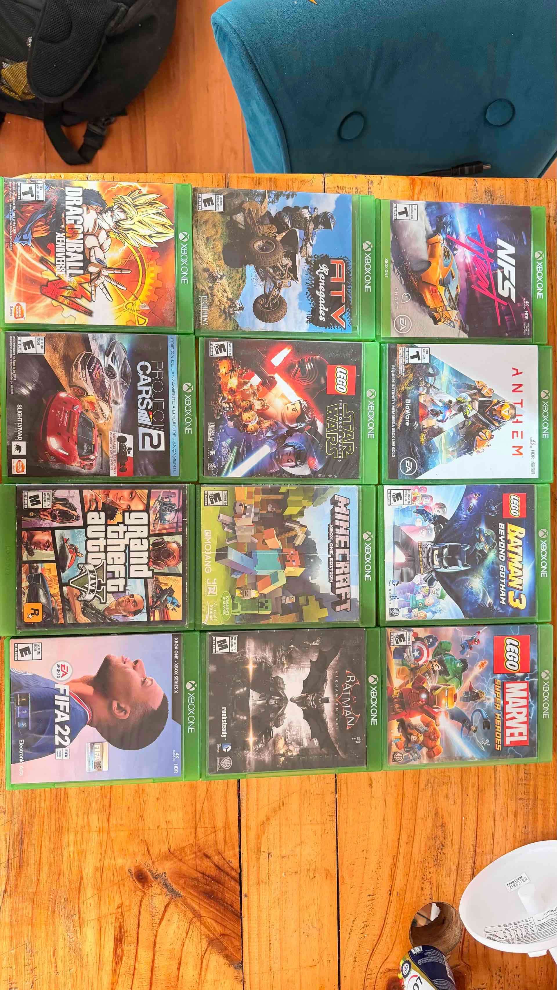 Consola Xbox One con controles - miniatura 5