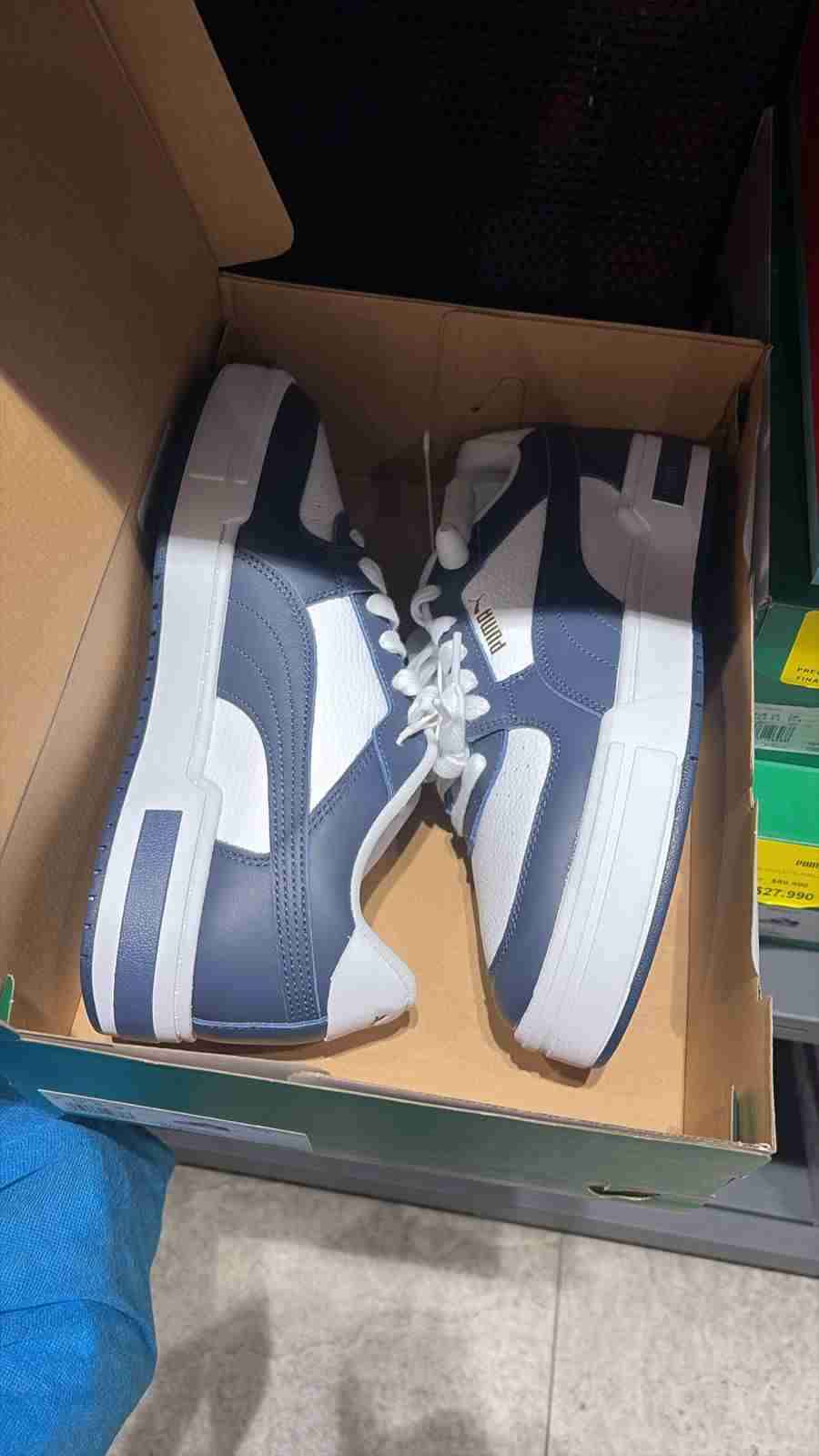 Zapatillas azul y blanco