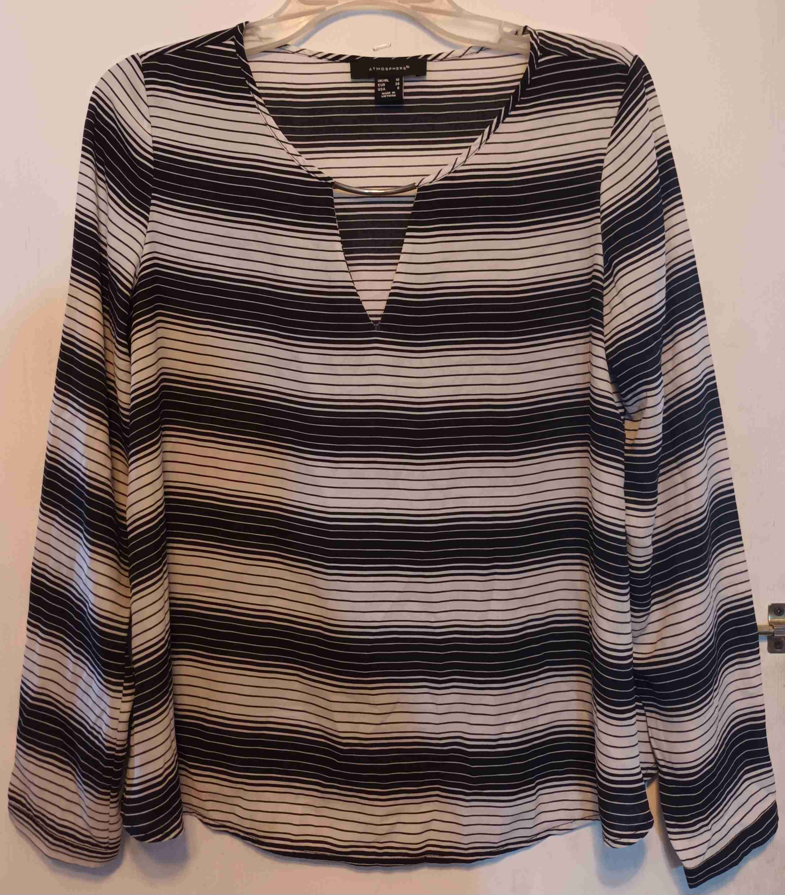 Blusa rayada blanca y negra