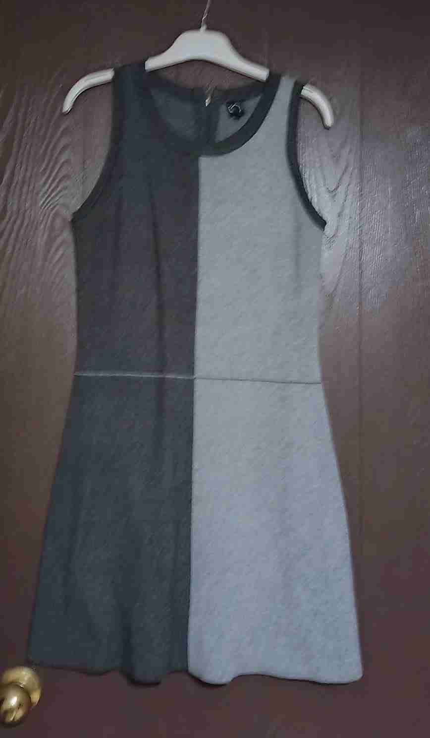 Vestido color bloque gris