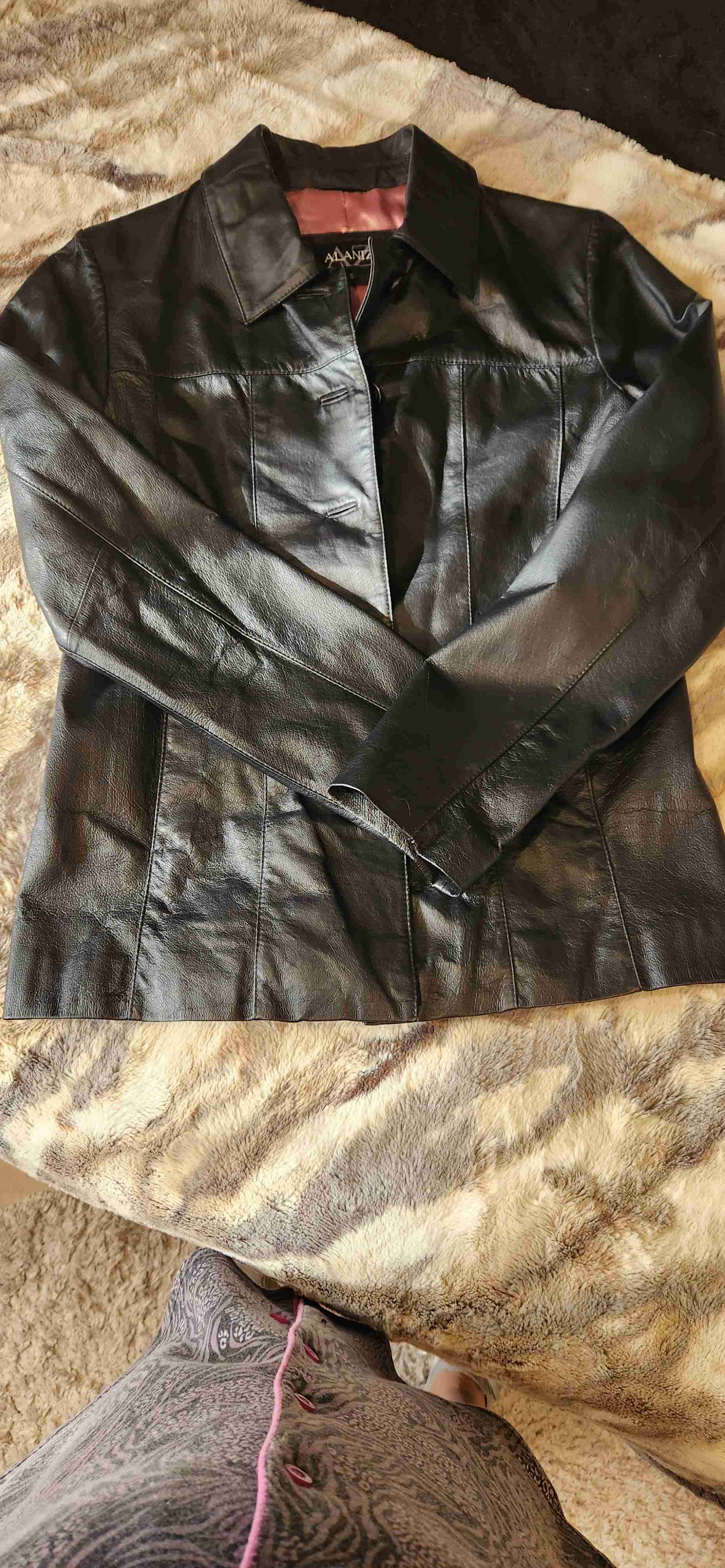 Chaqueta de cuero negra - miniatura 1