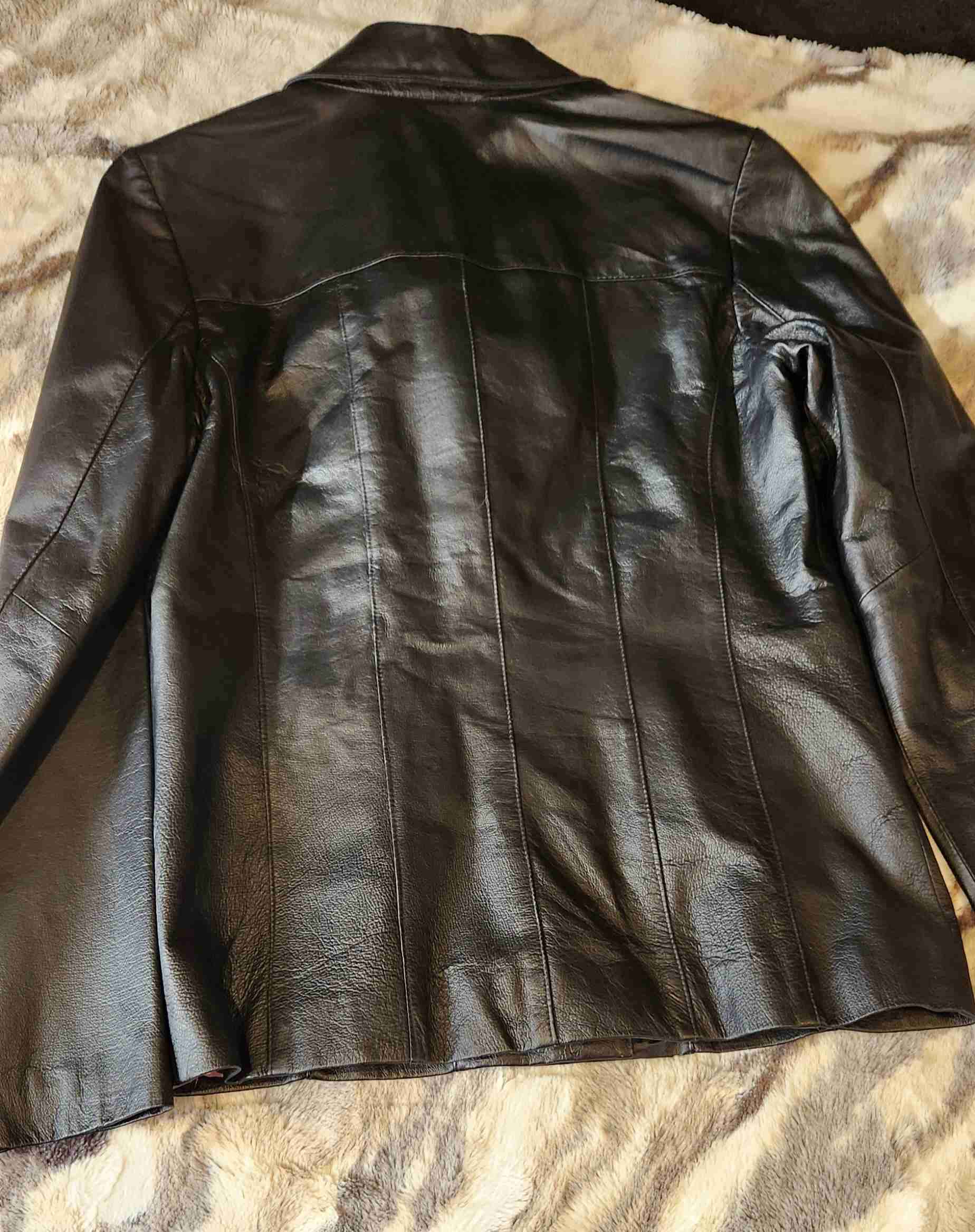 Chaqueta de cuero negra - miniatura 3