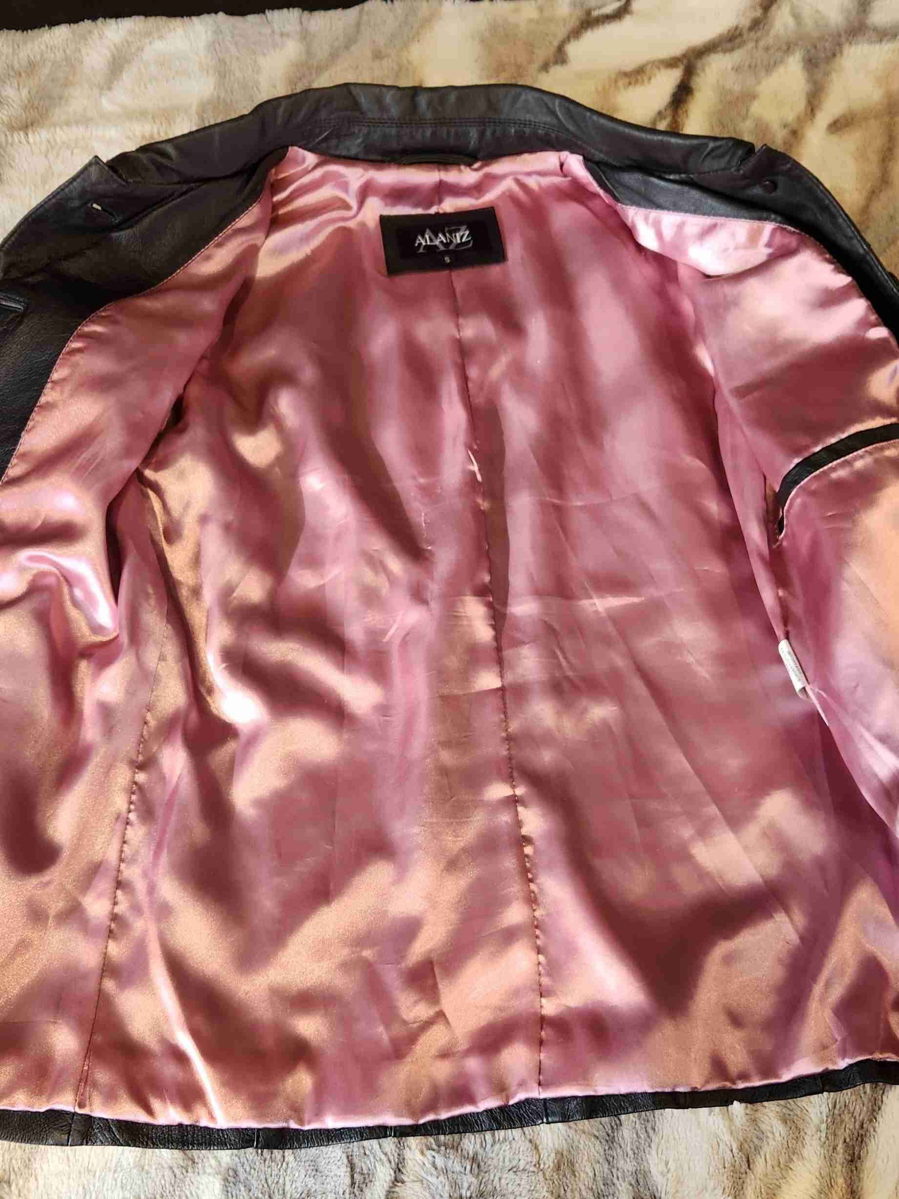 Chaqueta de cuero negra - miniatura 4