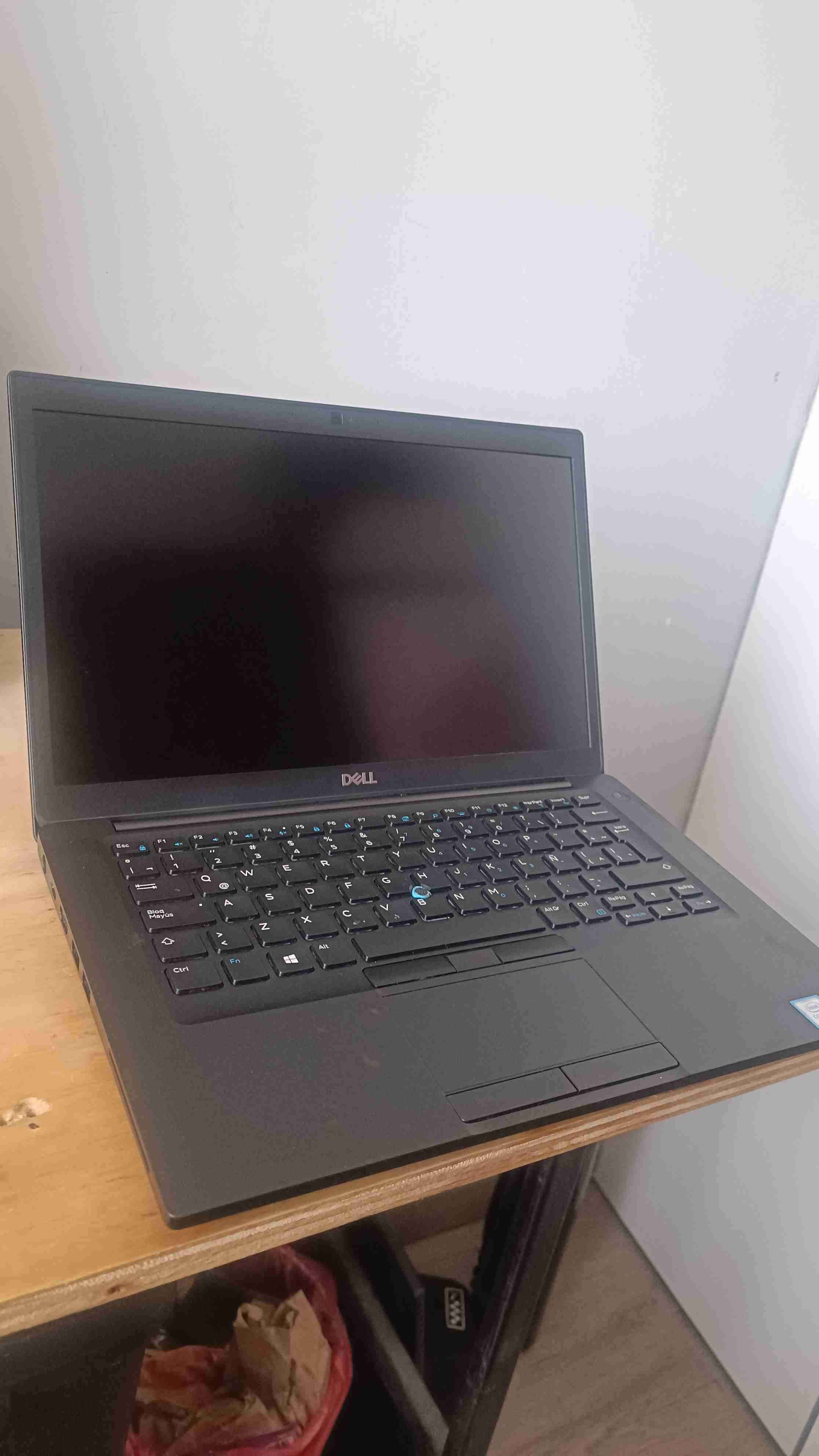 Laptop Dell Latitude 7490 excelente estado!! Full - miniatura 2