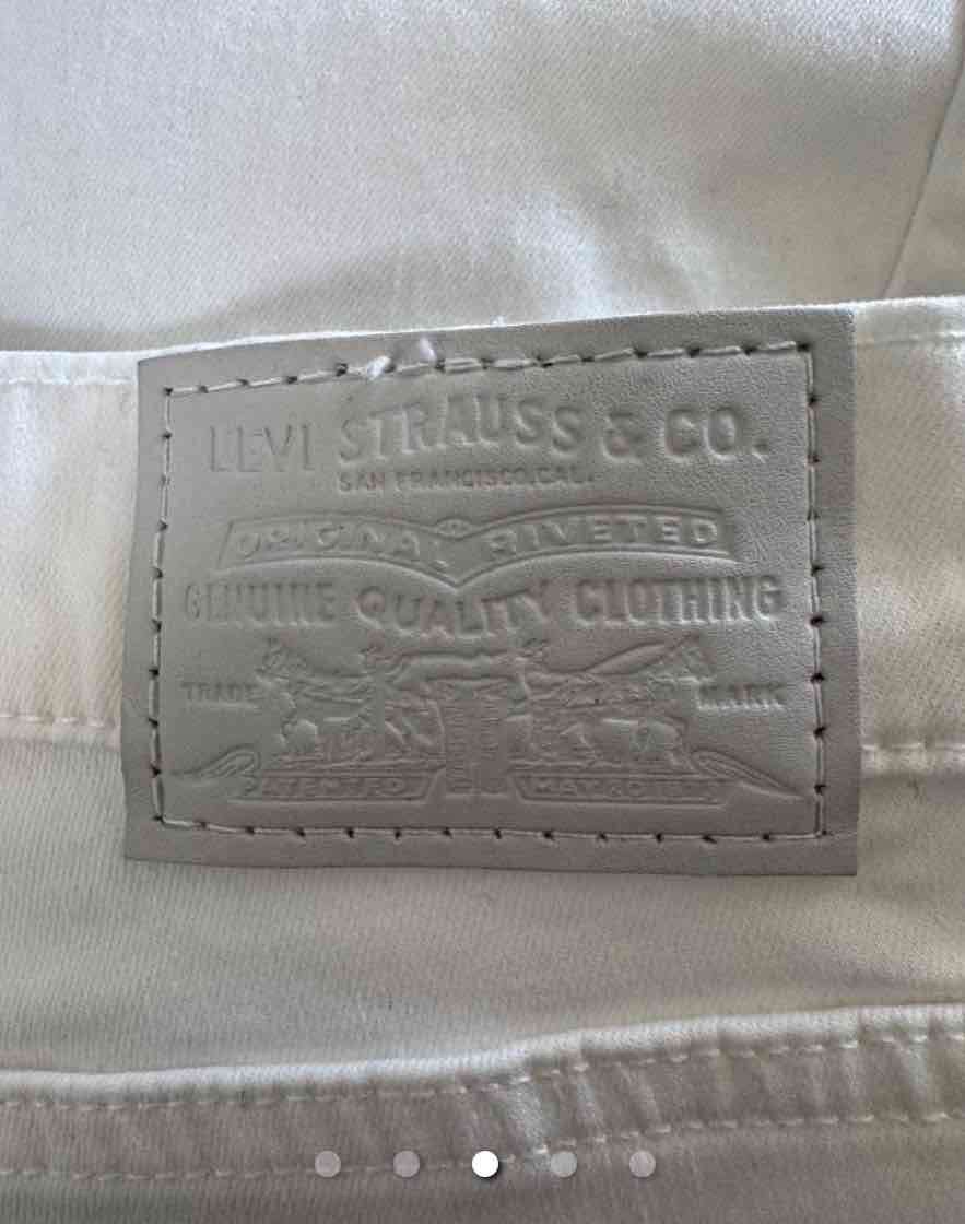 Pantalones blancos de mujer Levis - miniatura 3