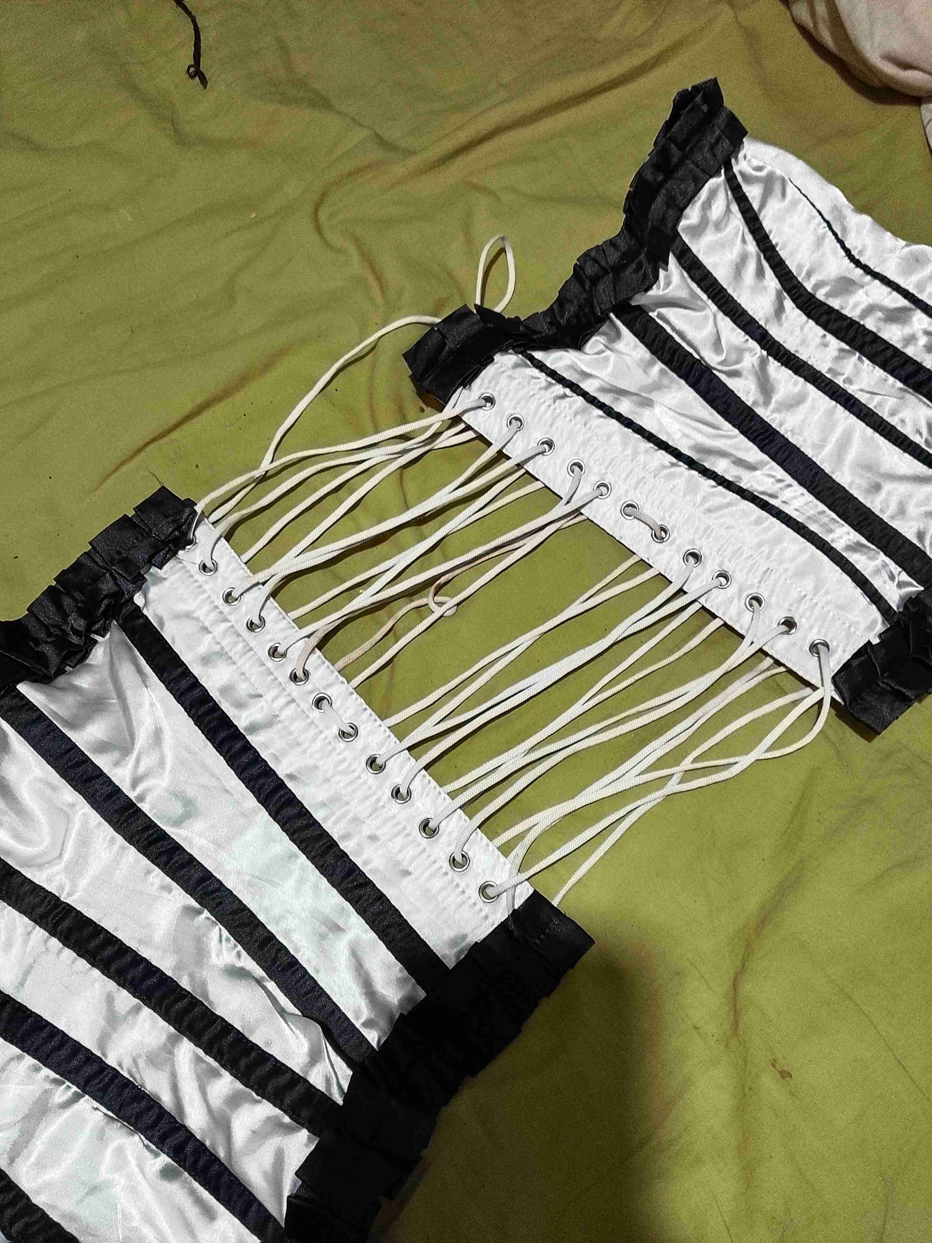 Corset blanco y negro - 2