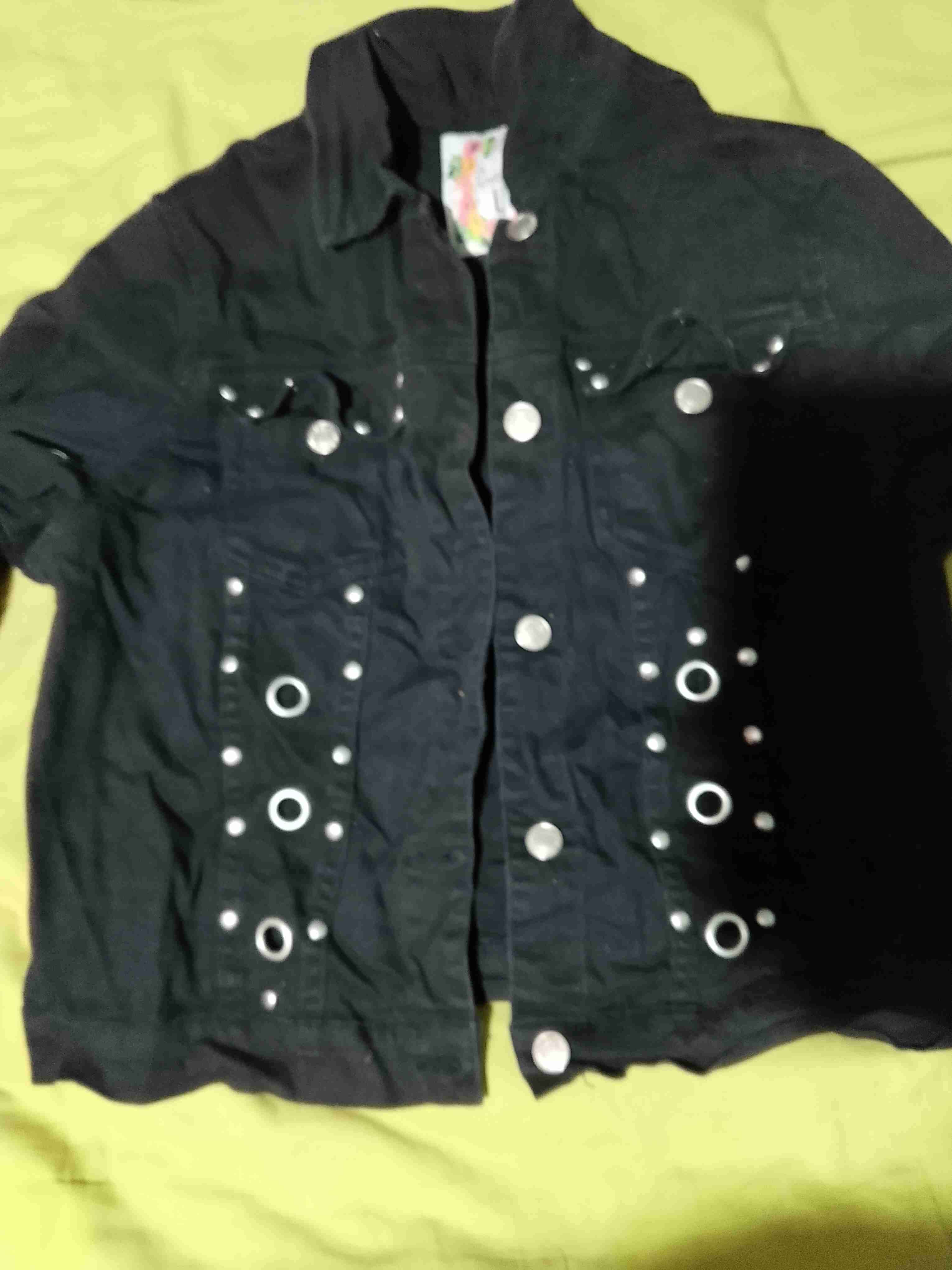 Chaqueta negra con apliques metálicos - miniatura 2