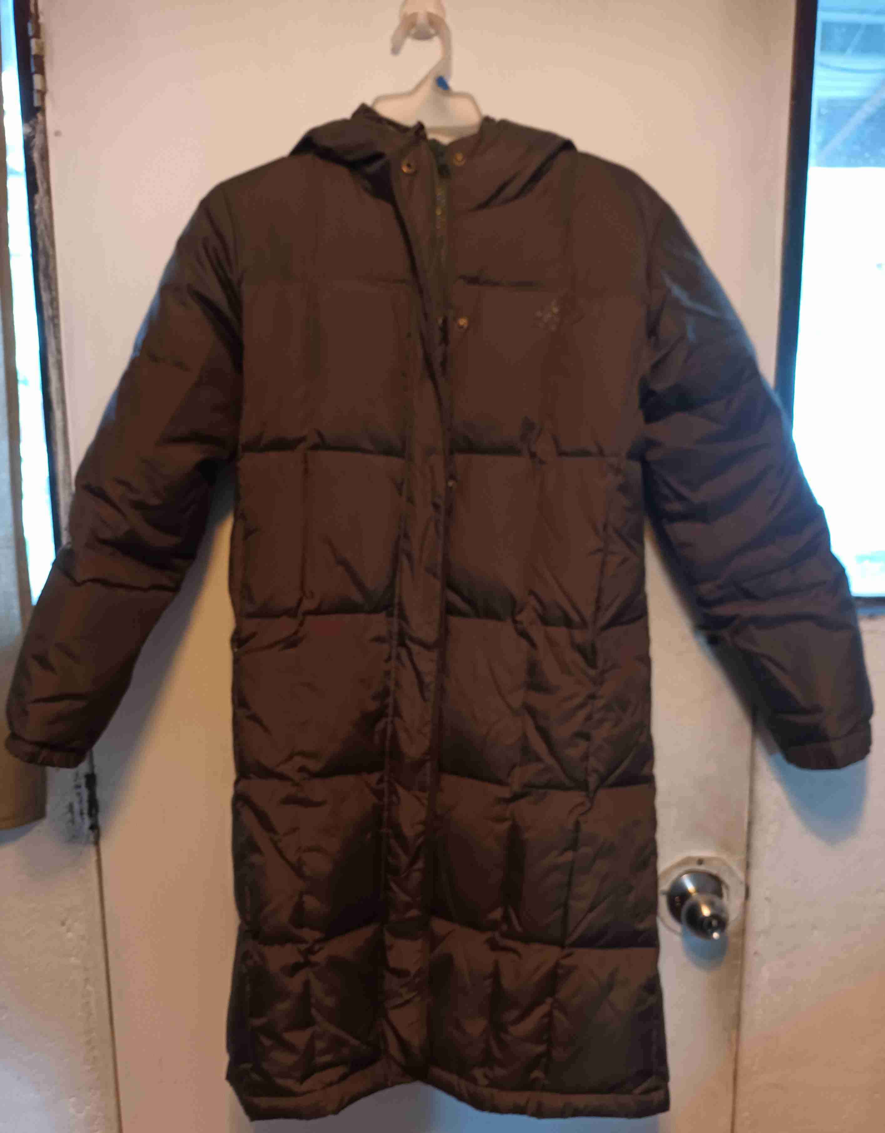 Abrigo largo acolchado marrón