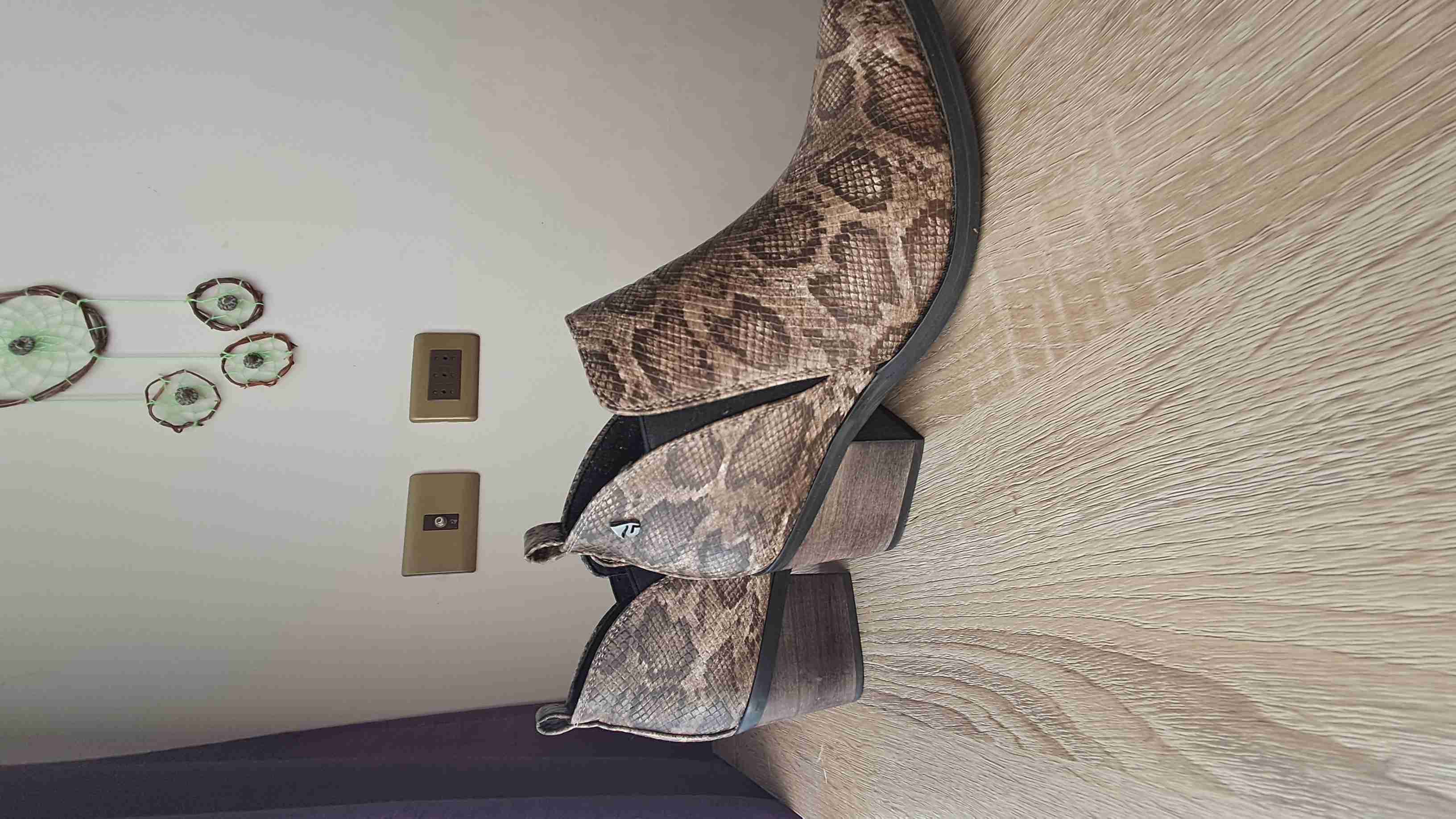 Botines cuero estilo serpiente - miniatura 1