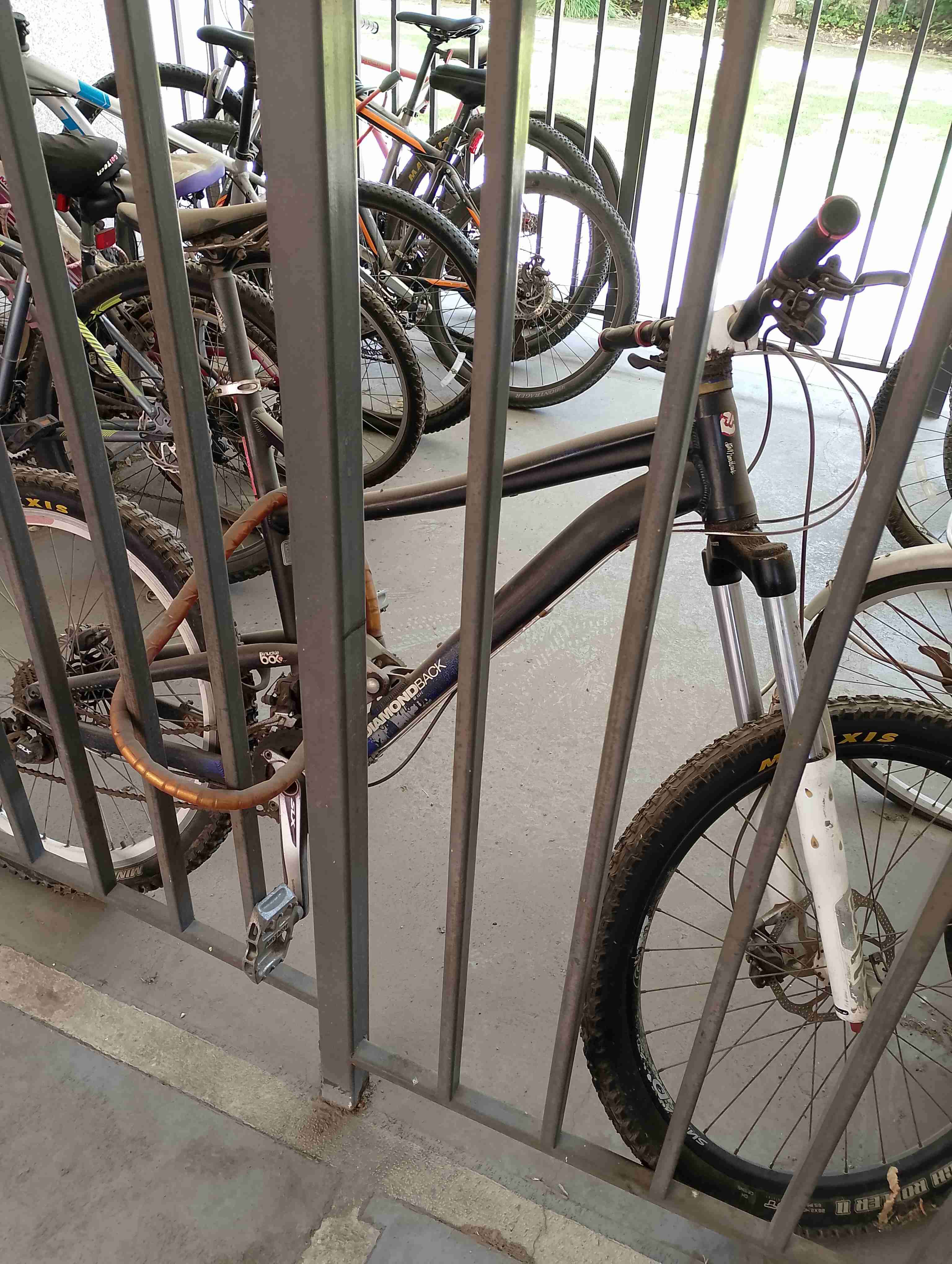 Bicicleta usada y refaccionada mantenida al dia - miniatura 2