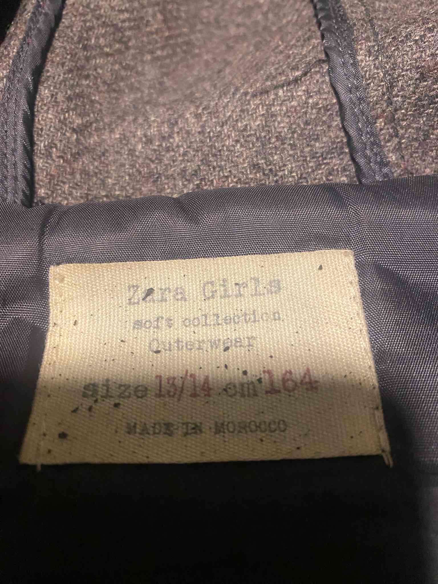 Abrigo rojo con capucha de lana - miniatura 3