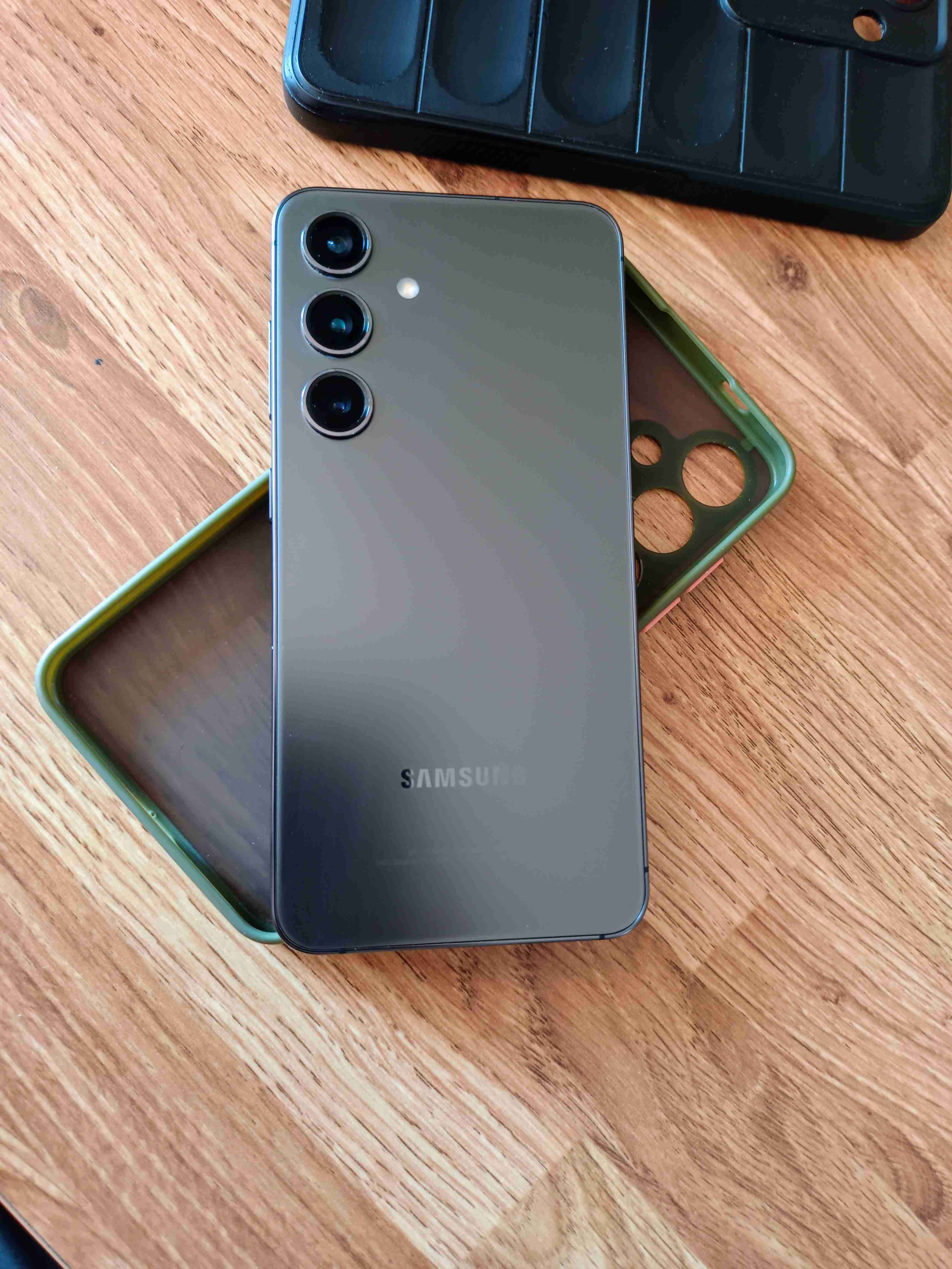 Samsung S24 128gb 8ram sin detalles - miniatura 4