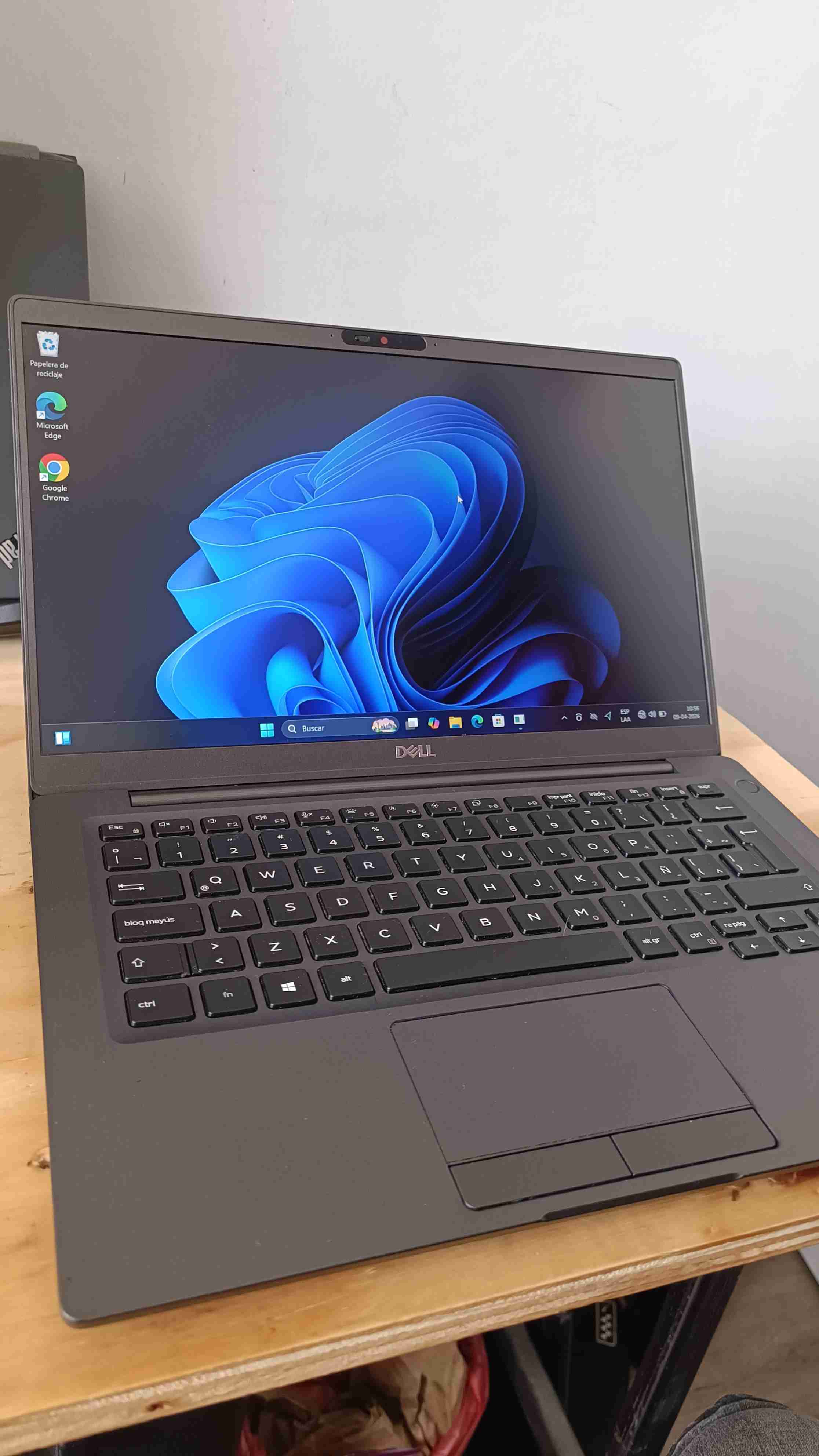 Laptop Dell Latitude 7400, I5 en excelentes estado - miniatura 1