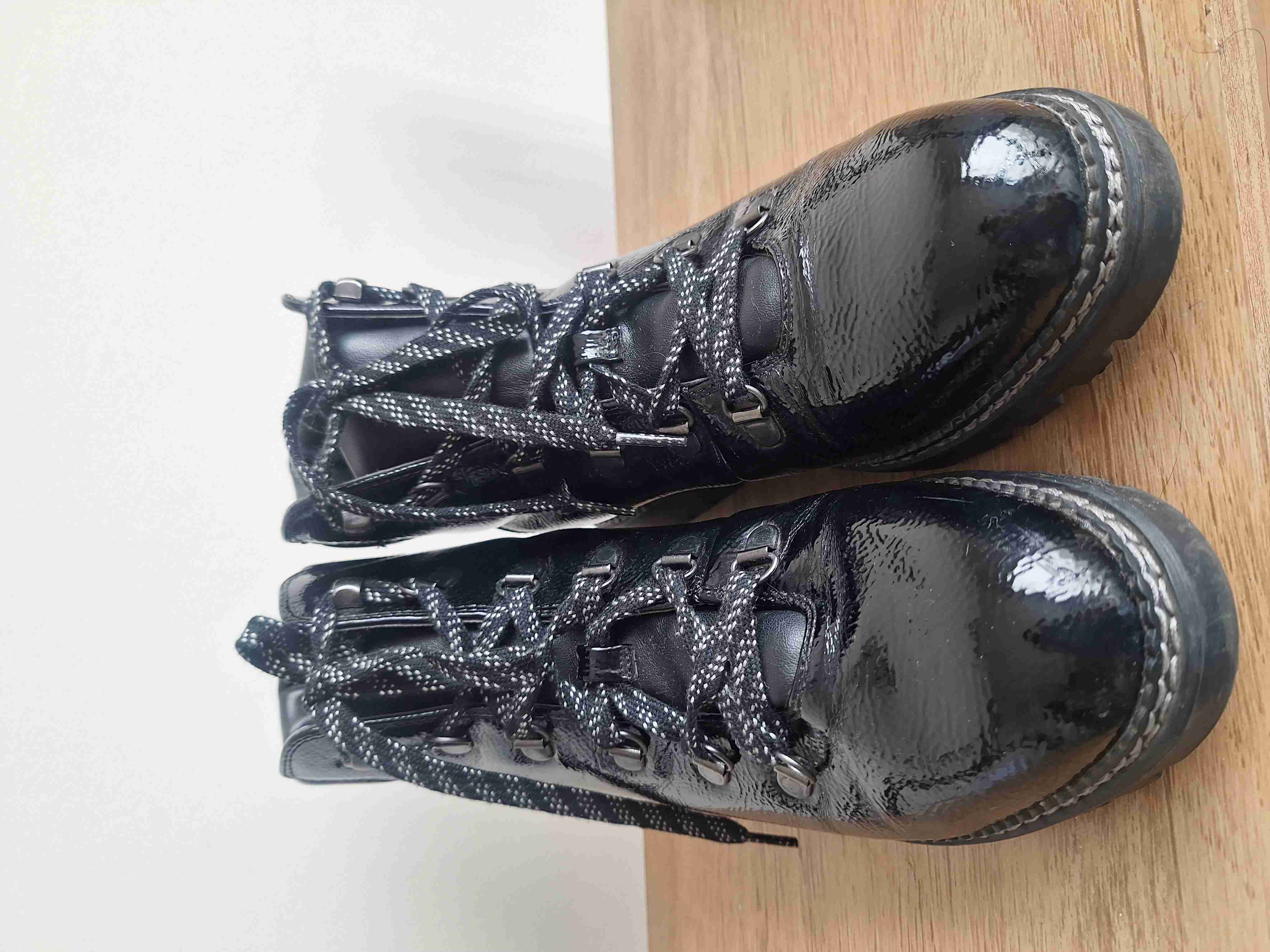 Botas negras charol - miniatura 2