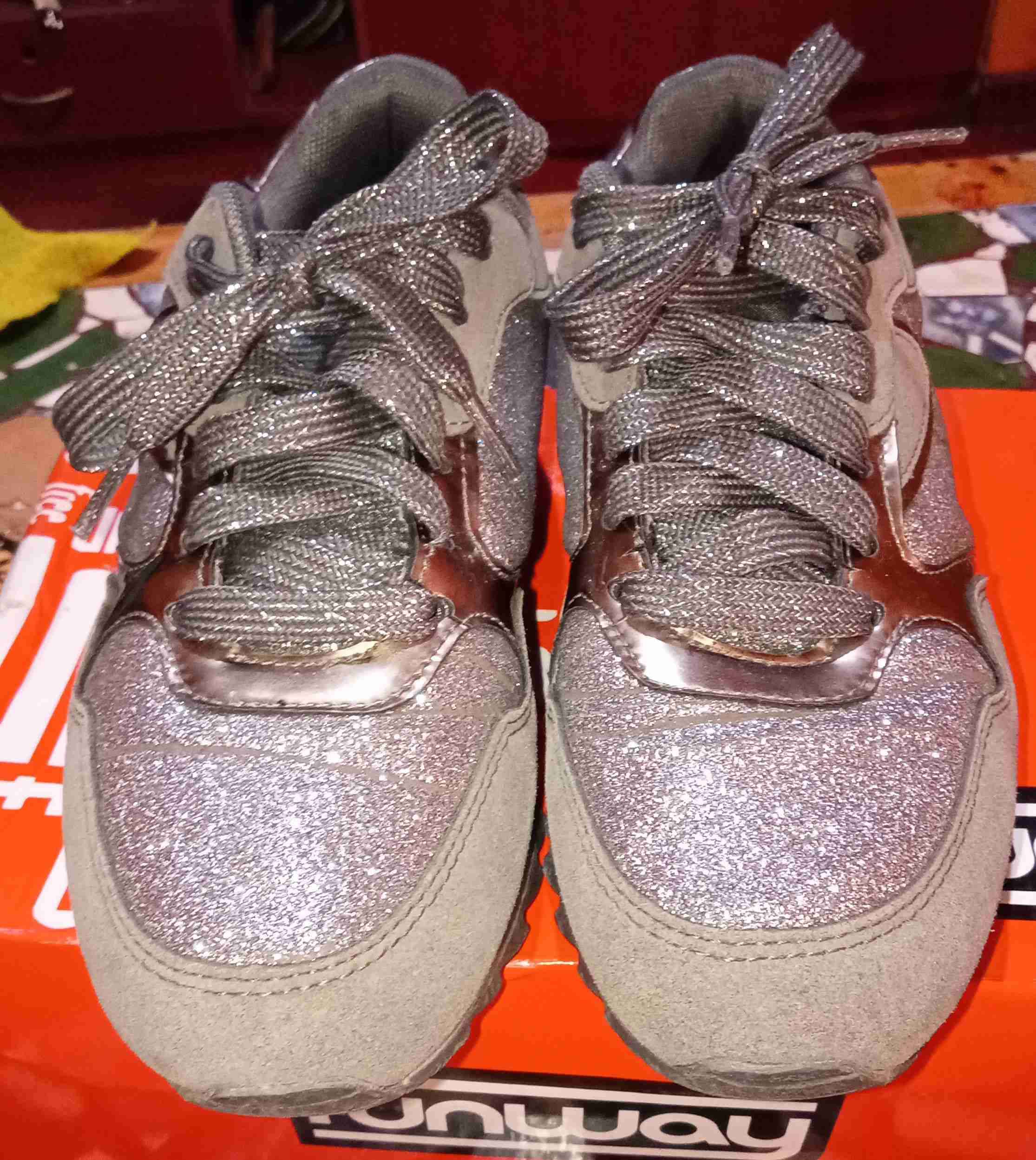 Zapatillas deportivas con brillo - miniatura 1