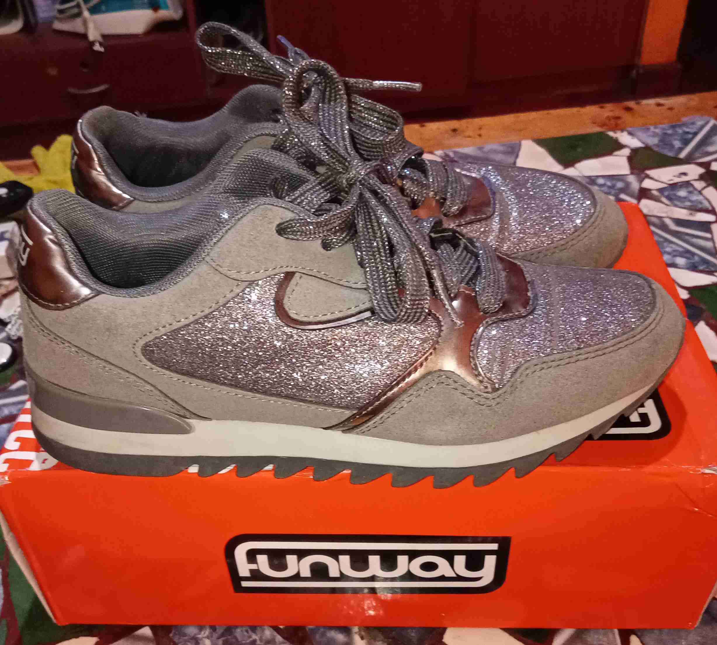 Zapatillas deportivas con brillo - miniatura 4