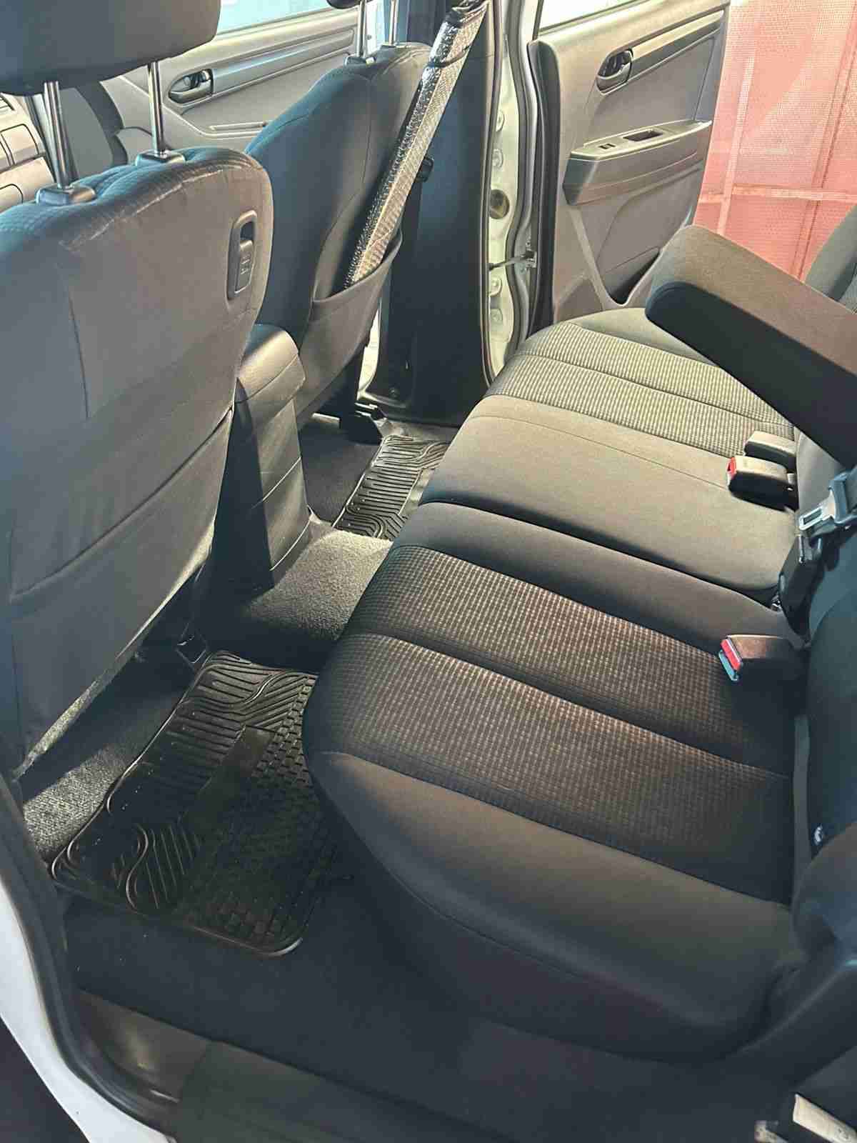 Camioneta Chevrolet dmax - miniatura 2