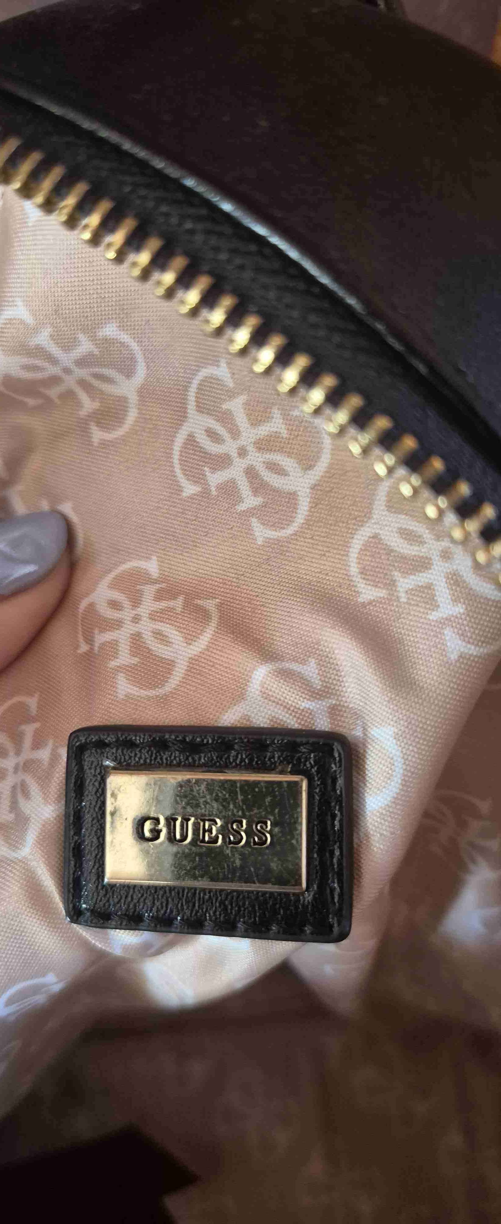 Mochila Guess negra con corazón - miniatura 2