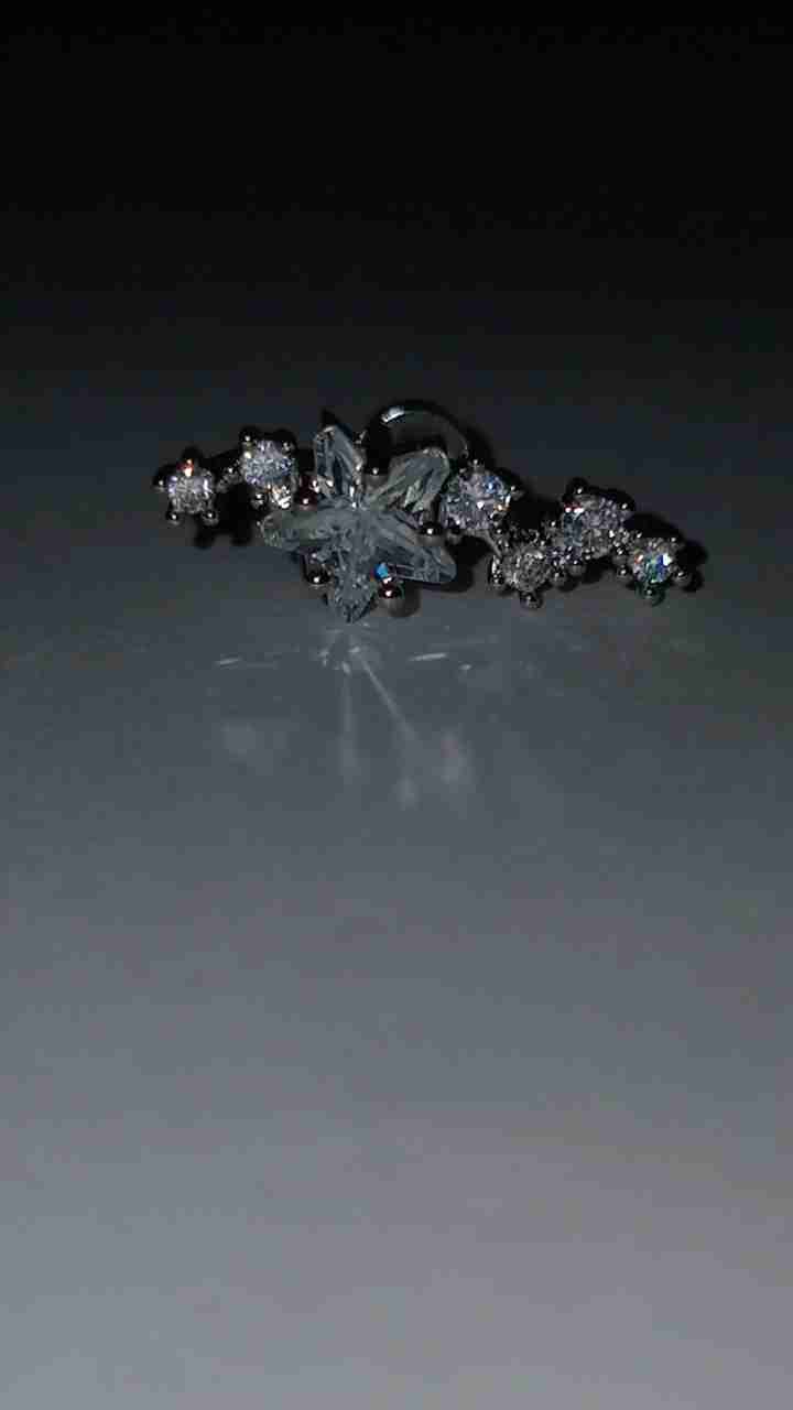 Piercing de estrella con circones