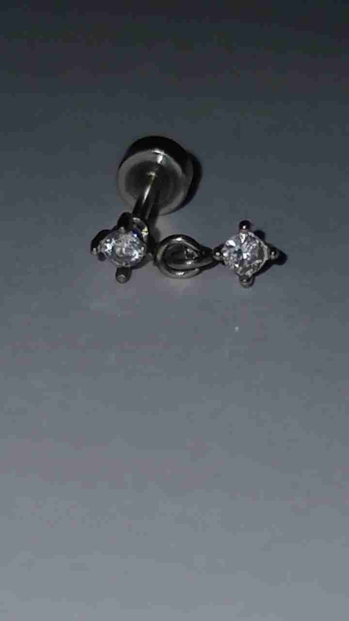 Piercing con zirconia
