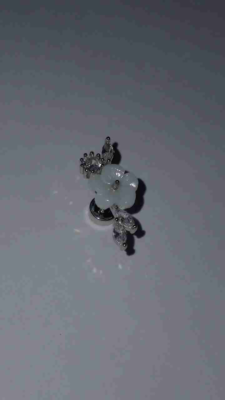 Pin metálico con detalle floral - miniatura 2