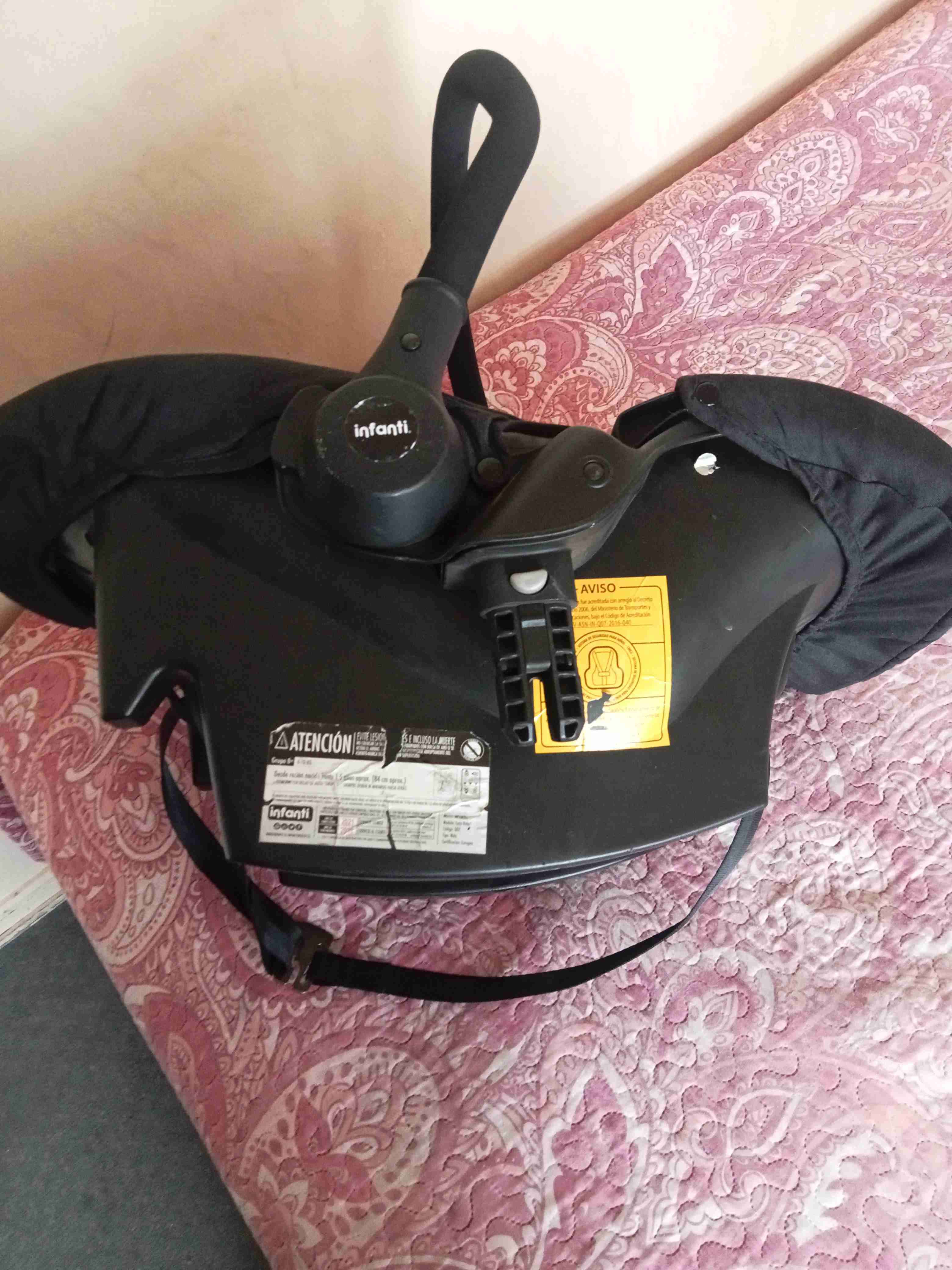 Silla de auto para bebé negra infanti - miniatura 2