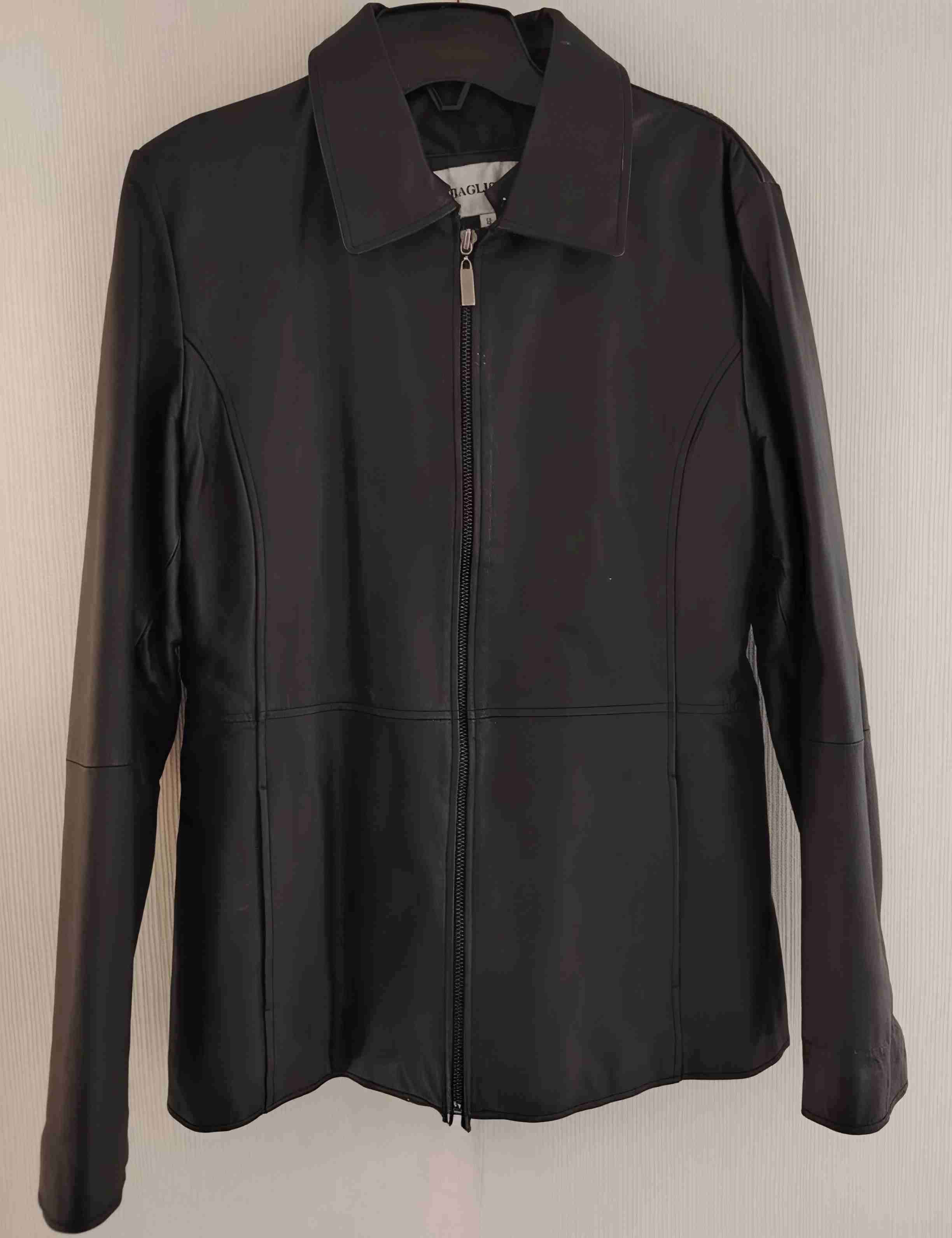 Chaqueta Negra de Cuero