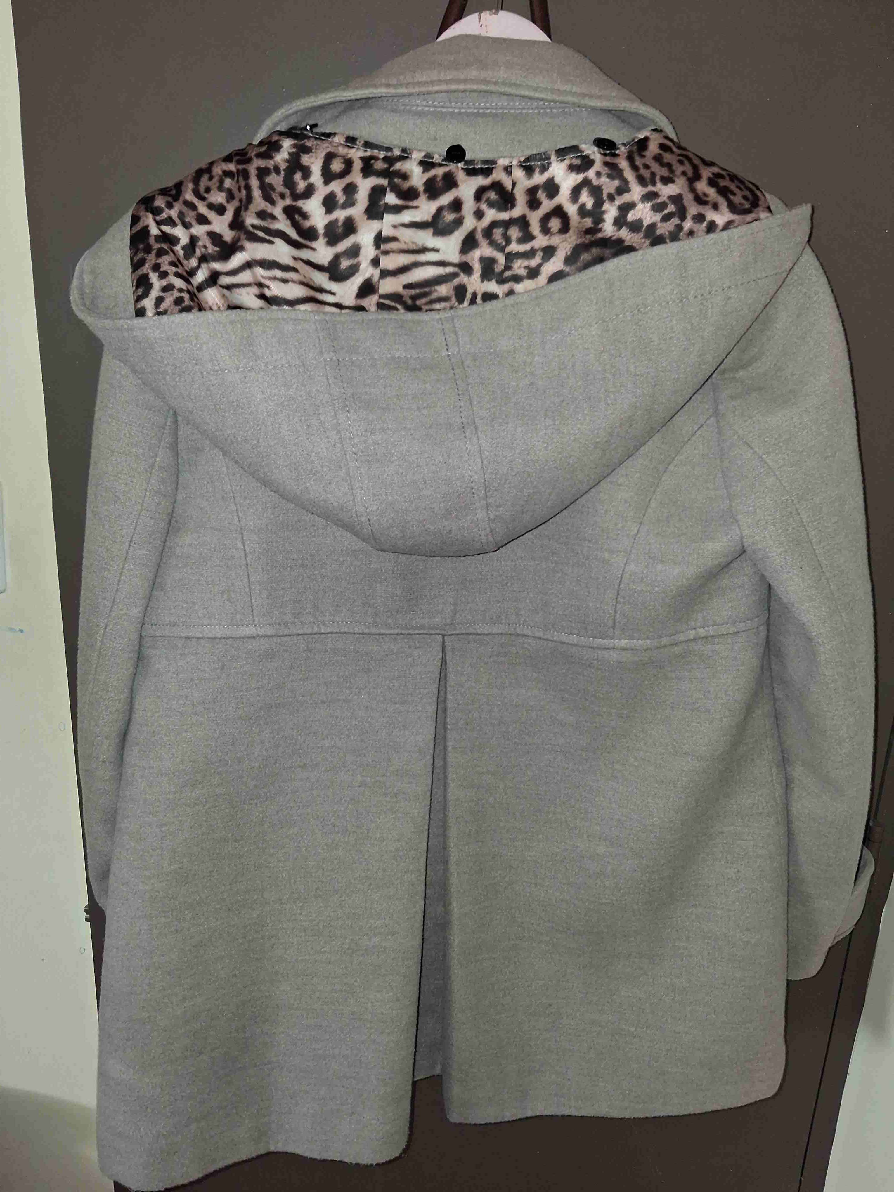 Abrigo gris con estampado interior - miniatura 2