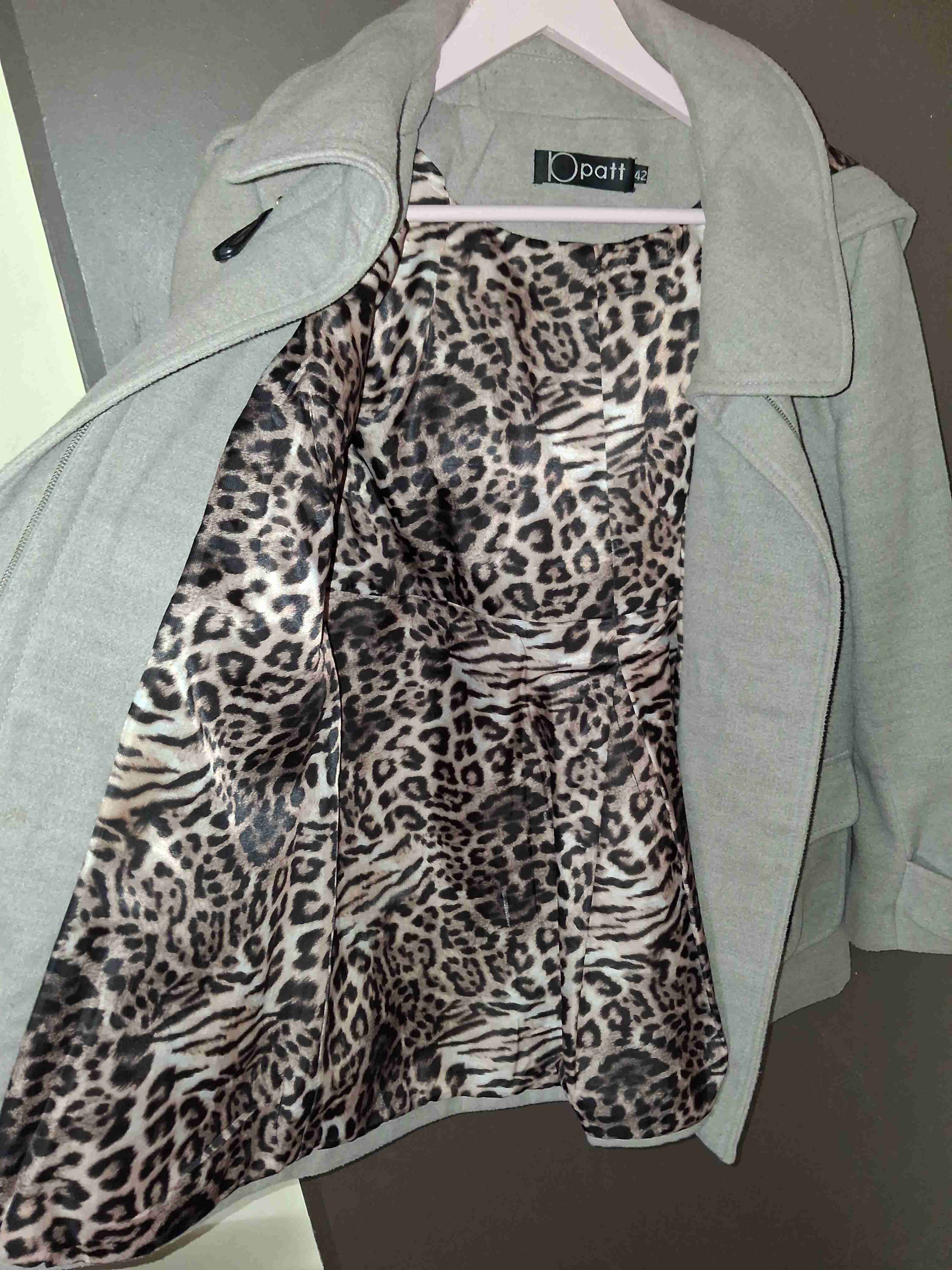 Abrigo gris con estampado interior - miniatura 4