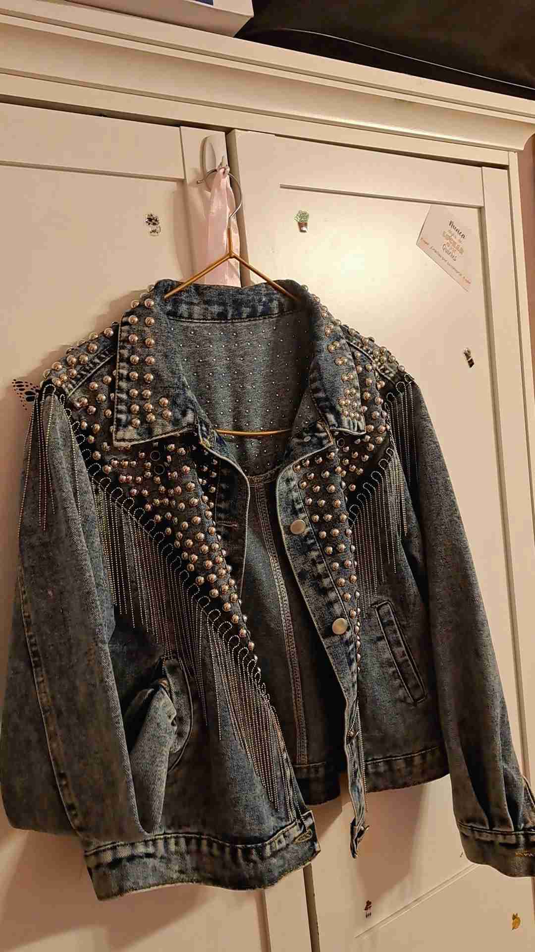 Chaqueta mezclilla con tachas - miniatura 3