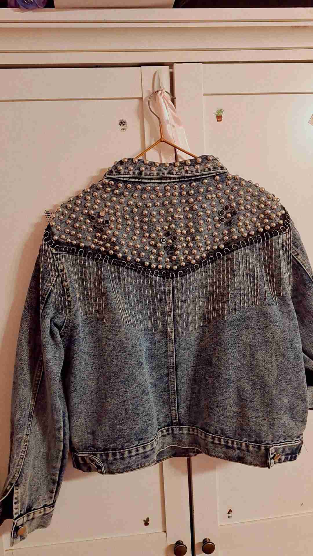 Chaqueta mezclilla con tachas - miniatura 6