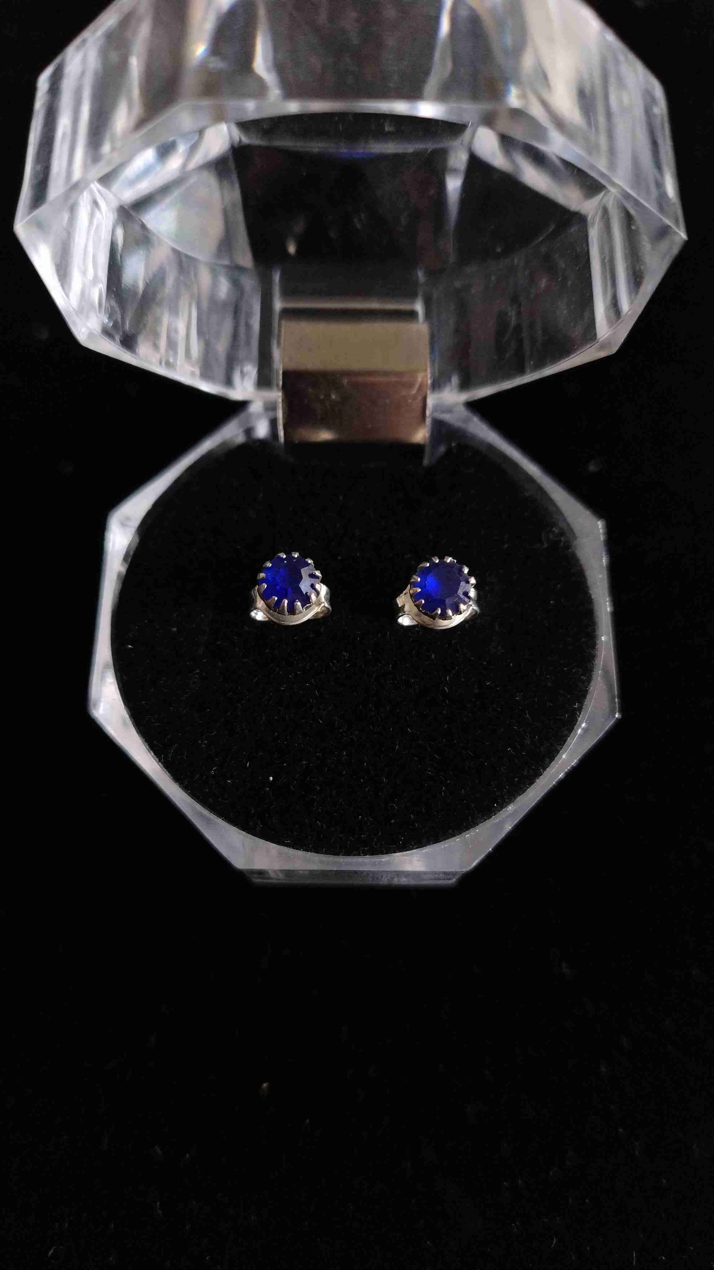 Aros plata con piedras azules en estuche - miniatura 1